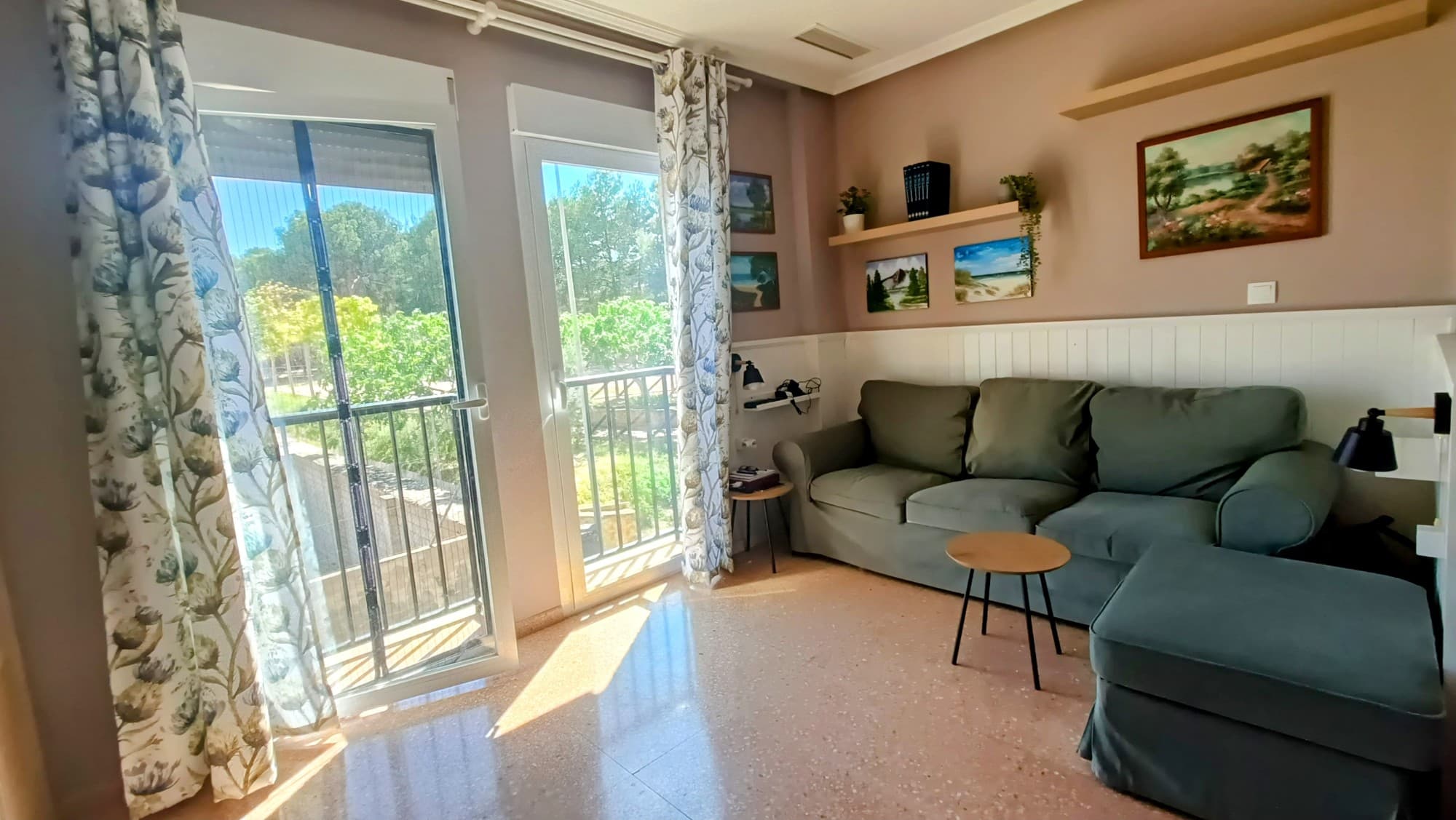 Dreaming of your own place in Spain – a peaceful escape or a base to enjoy the Mediterranean lifestyle? This charming studio in the welcoming village of La Romana, nestled inland on the Costa Blanca, is the perfect match. It offers comfort, convenience, and a true taste of Spanish living.

Located on the first floor of a well-maintained and modern apartment building (built in 2009), this move-in-ready property is ideal as a holiday home, rental investment, or for those looking to enjoy a slower, sunnier pace of life surrounded by nature and local culture.

The studio features:

✔️ A spacious bedroom

✔️ A comfortable bathroom

✔️ A bright living room with open-plan kitchen

✔️ A separate utility/storage room

But that’s not all:





Private underground parking space and storage room included





Access to a shared rooftop terrace with stunning views over the village and surrounding landscape





Elevator from the garage all the way to the top floor – fully accessible





Walking distance to cafés, restaurants, shops, a sports centre with open-air swimming pool, medical centre, pharmacy and more





La Romana is just 40 minutes from Alicante airport and the beaches of the Costa Blanca. A perfect spot for those seeking authentic Spanish charm, away from crowded tourist areas, yet close to all amenities.

☀️ Whether you’re looking for a second home, a peaceful place to retire, or a smart investment – this is your opportunity to truly experience life in Spain.

Contact us today for more information or to schedule a (virtual) viewing!


