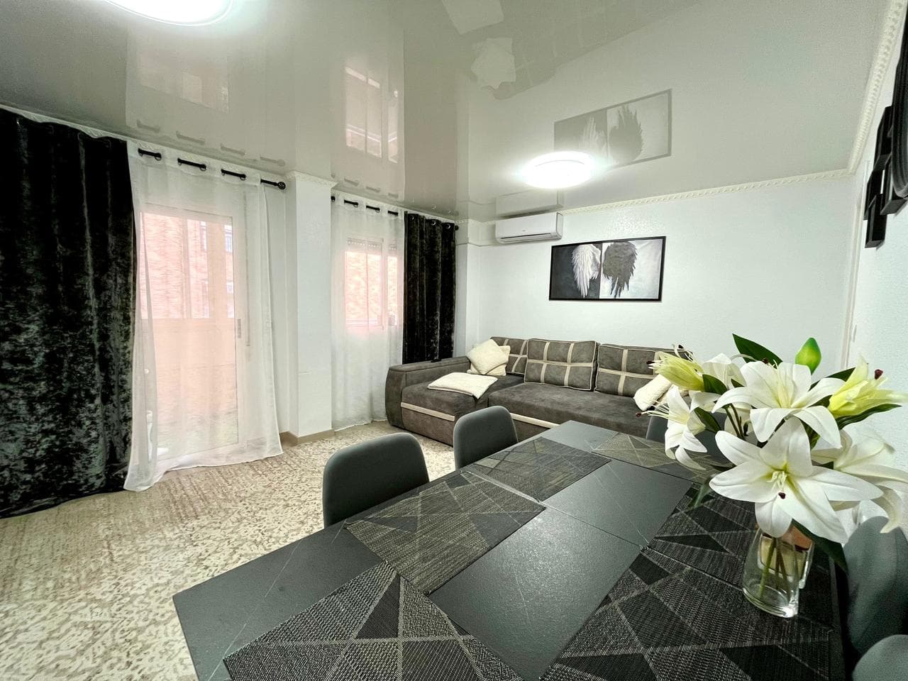 This nearly reformed apartment offers a bright and modern living space in the heart of Torrevieja, a well-known town on the beautiful Costa Blanca. With four spacious bedrooms and three bathrooms, this property is perfect for families, holidaymakers, or those looking to invest in a sought-after location.The flat features a private patio and a balcony, providing the perfect spots to relax.. Its unbeatable location means shops, bars, and bus stops are right at your doorstep, making daily life incredibly convenient. For beach lovers, the stunning Mediterranean coastline is just a short ten-minute walk away.Torrevieja is famous for its sunny climate, vibrant atmosphere, and beautiful surroundings. This property combines comfort, style, and location, making it a fantastic opportunity to own a home in one of Spain’s most desirable areas.