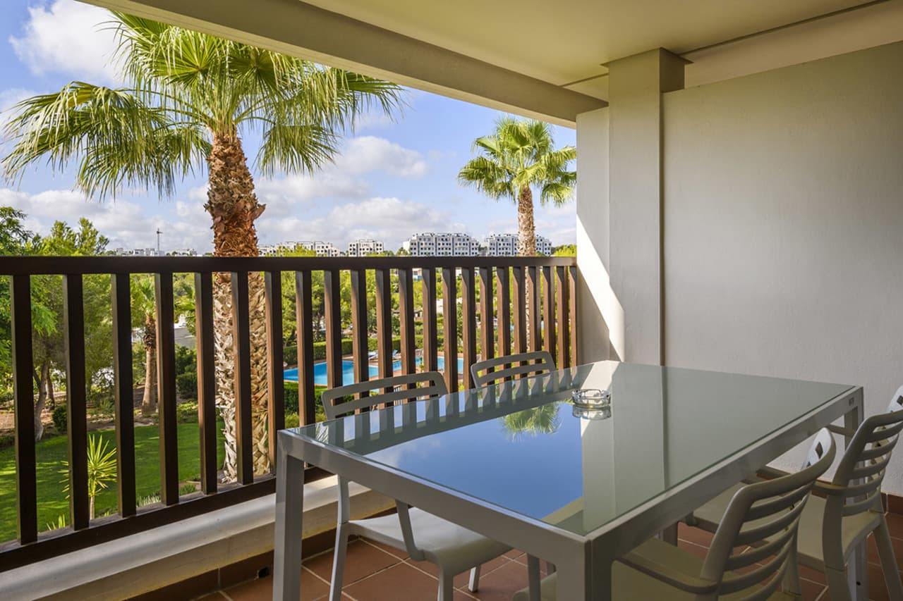 In Las Colinas Golf & Country Club is located Tipuana, one of the first communities created in this wonderful resort. The apartment has two bedrooms, two bathrooms, one of them en-suite, kitchen, a living room that connects to a large terrace overlooking the communal pool, a garage and a storage room.Tipuana is a community surrounded by nature and the tranquility of this great resort where you can enjoy the Mediterranean lifestyle.