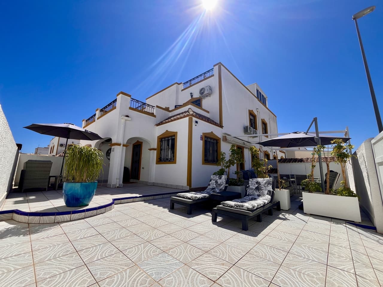 This immaculate and partially refurbished 3 bedroom, 2 bathroom quad is perfectly located on the beautiful Vistabella Golf and is completely ready to move into. The home boasts bright, airy interiors, an open-plan kitchen and living area, and air conditioning in every room, complemented by ceiling fans for extra comfort. A highlight of the property is its spacious private solarium, offering stunning views of the salt lakes, while one of the master bedrooms enjoys its own 10m² terrace for private relaxation. Additional features include built-in wardrobes, two outdoor storage cupboards, a communal pool, and a prime location just a short stroll from shops, bars, and restaurants. With the brand-new Vistabella Golf clubhouse set for completion soon, this home is an exceptional opportunity to enjoy a relaxed Mediterranean lifestyle.