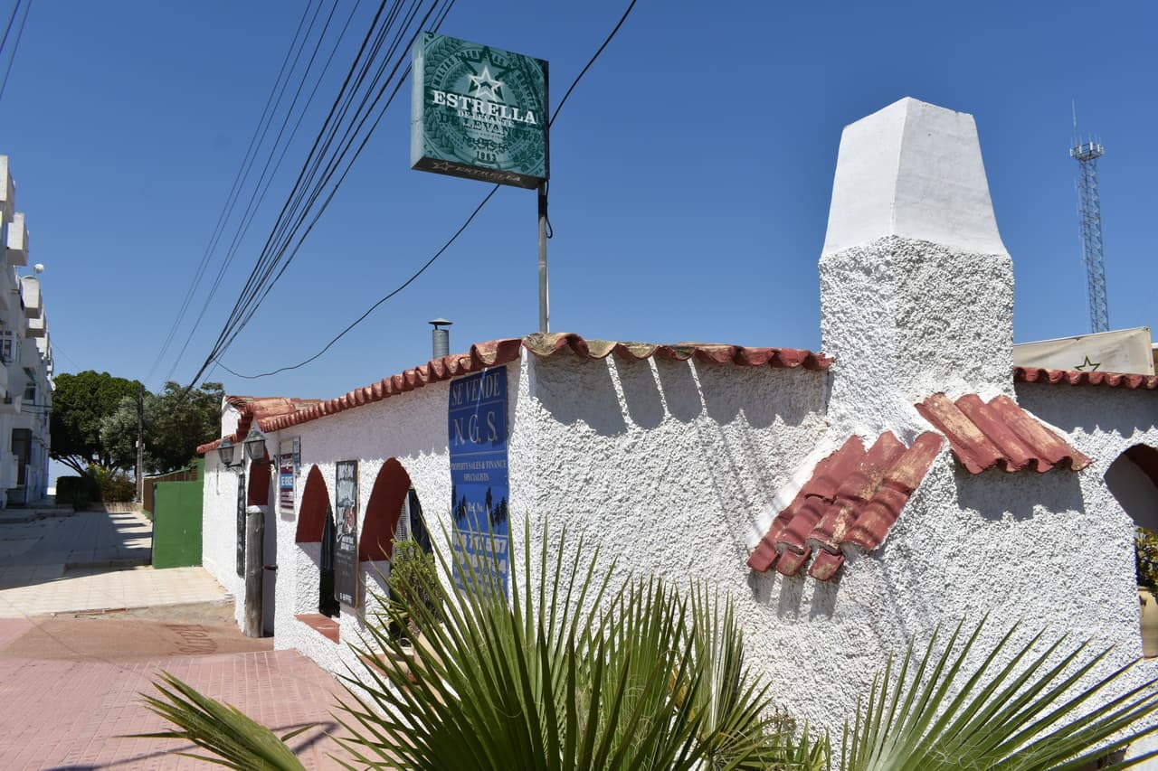 Established for over 35 years, this very well known bar and restaurant is located at the top of Ciudad Quesada with stunning views towards Guardamar, next to the municipal swimming pool. This thriving business is sold freehold and benefits from year round clientele from local residents and a heaving summer and tourist trade.The commerical property consists of a fully equipped industrial kitchen, a sunny terrace area with outdoor bbq area, an indoor dining room and restaurant, and even a cellar, basement and storage area which is conveniently accessed from the bar. The large premises is fully licensed to seat 71 inside and up to 50 outside on the terrace. An added perk is the free municipal pool located next door to the bar-restaurant attracting tourists all day long during the Summer months serving food and cold drinks.Contact us today for more information about this key ready business opportunity.