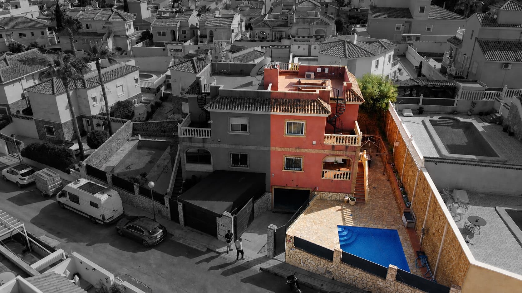 This townhouse (adosado), built in 2007, offers a well-balanced combination of space, comfort, and potential, making it an excellent opportunity for both permanent living and holiday use. The property provides 3 bedrooms and 4 bathrooms distributed across 100 m² of built area, set on a 180 m² private plot.Inside, the home has been partially renovated with tasteful, modern updates that enhance its overall appeal while still leaving scope for the new owner to personalise certain areas to their own style and preferences. The layout is practical and functional, with multiple bathrooms adding convenience for family life or hosting guests.The northeast orientation allows for pleasant, natural light throughout the day without excessive heat, contributing to a comfortable indoor atmosphere year-round. Climate control is already in place, with air conditioning and heating installed, ensuring the property remains comfortable in every season.Externally, the home is designed for enjoying the Mediterranean lifestyle. It features a private swimming pool, ideal for cooling off during warm months, and is surrounded by high perimeter walls that provide excellent privacy and a sense of seclusion. A private garage adds further convenience, offering secure off-street parking and additional storage options.The property is sold fully furnished, allowing for a smooth and immediate move-in experience. Importantly, there are no community fees, which keeps ongoing costs low and adds to its overall attractiveness.Overall, this is a versatile and well-located townhouse that combines privacy, outdoor living, and solid interior space, with the added benefit of recent improvements and the opportunity to further personalise it into a truly individual home.