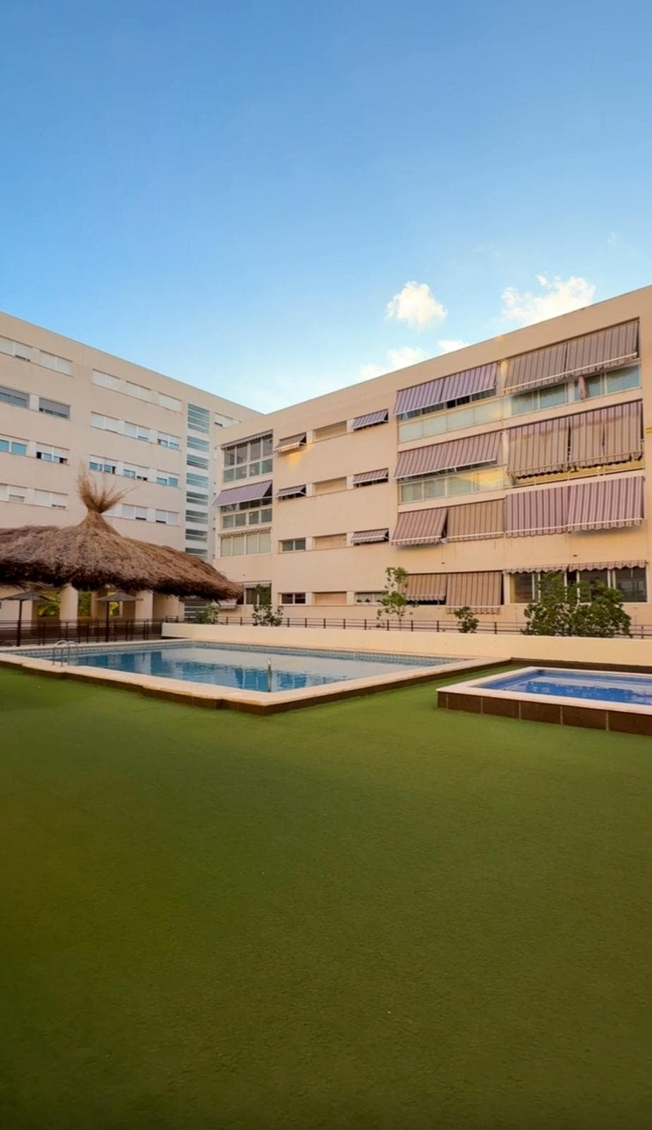 Modern apartment in a residential complex with a pool and parkingWithin walking distance, there are supermarkets, schools, cafes, and public transportation stopsJust 7 minutes by car to the city center and beachThe apartment combines comfort, spaciousness, and a convenient location - an excellent option for those looking for housing for permanent residence or as an investment for rental purposes. Contact us to learn more and schedule a viewing!