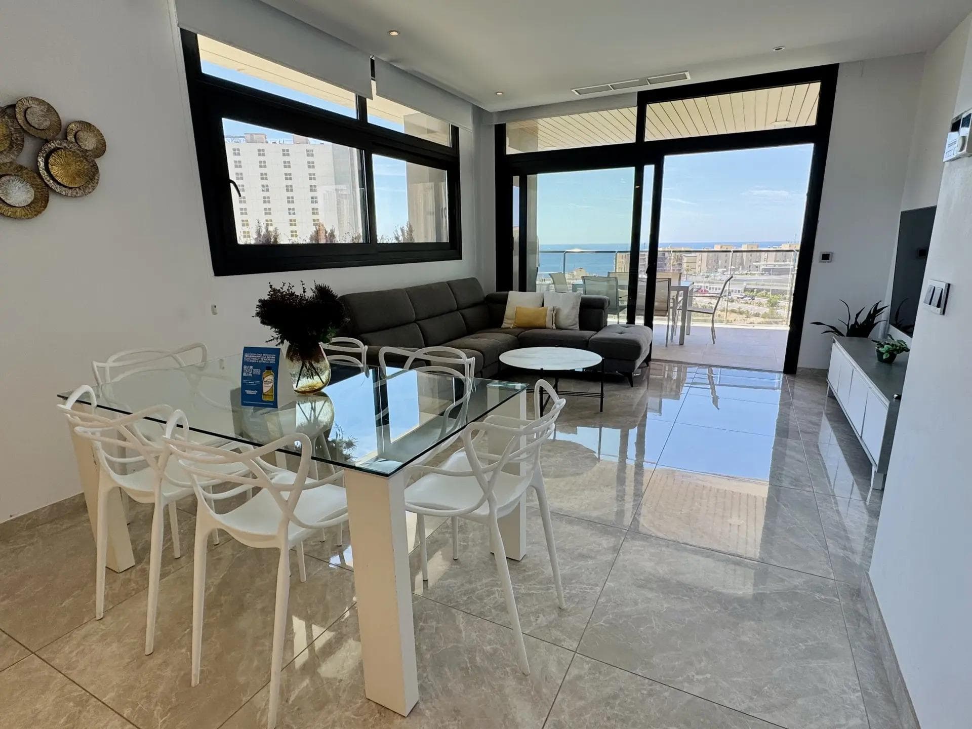 Bedrooms: 3, Bathrooms: 2, Apartment in Benidorm, Alicante, Spain