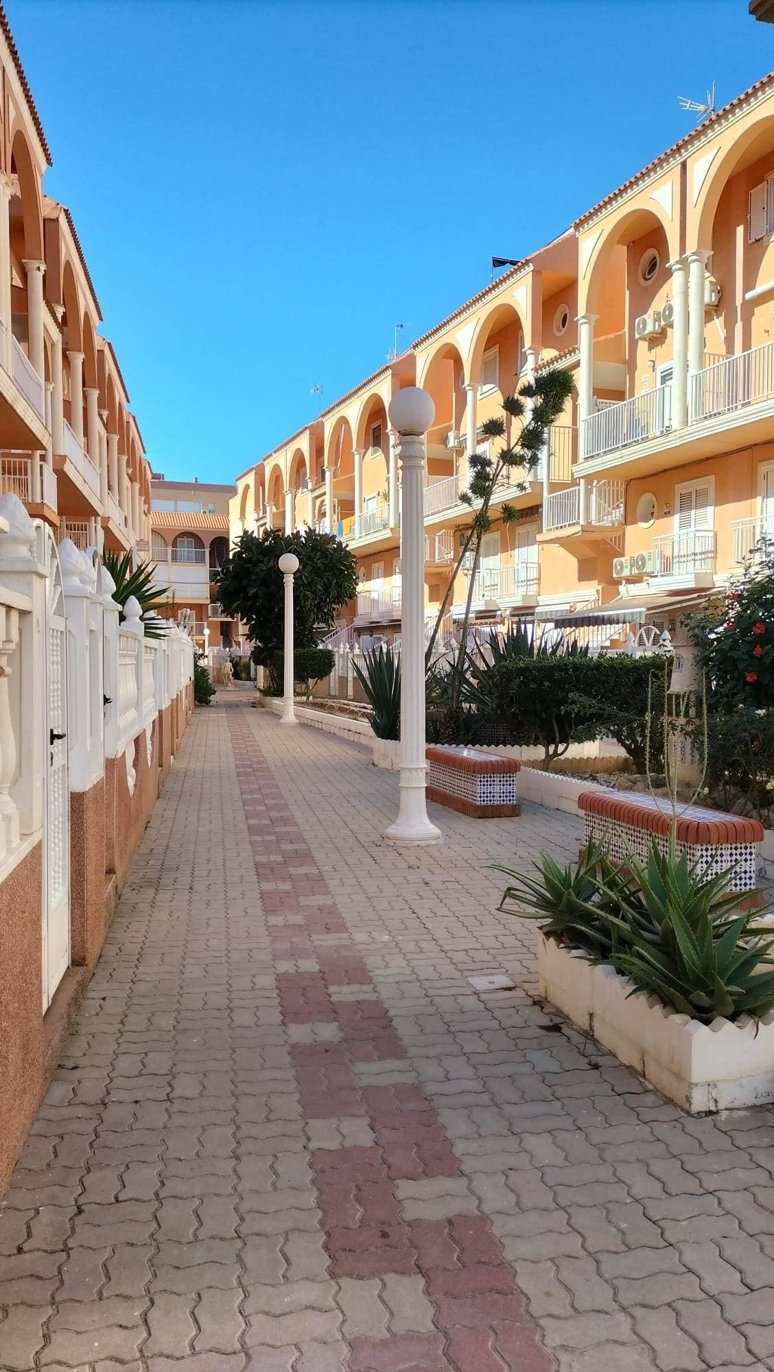 Discover this charming penthouse located in the picturesque village of La Mata, Torrevieja. Priced at an attractive €170,000, this property boasts a built area of ​​45 m² and a usable area of ​​40 m², making it an ideal space to soak up the Mediterranean sun. 🌞 With its southeast orientation and just 50 meters from the sea 🏖️, you can enjoy exceptional views from your home. This cozy penthouse features a double bedroom, perfect for relaxing after a busy day. The property is ready to move into 🚪✨ and offers additional amenities such as a communal swimming pool 🏊‍♀️ and nearby facilities: buses 🍃, shopping centers 🛍️, schools 🎓, and children's play areas 👶🏼. Furthermore, you'll be surrounded by lush trees that add a refreshing atmosphere. Don't miss this unique opportunity to own this wonderful property where every morning will be special thanks to its incredible views! 📅