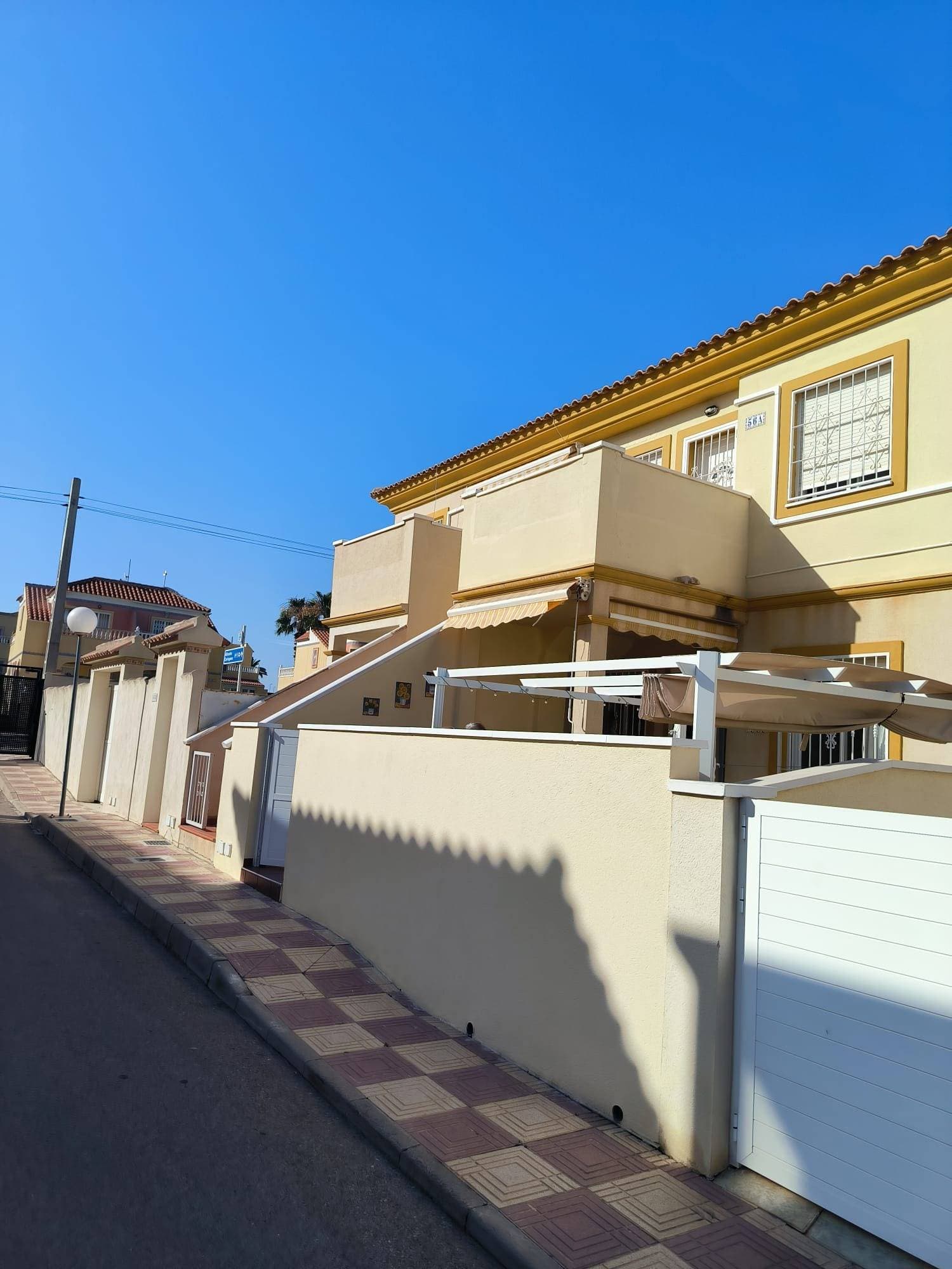 Discover this charming ground-floor bungalow located on the beautiful Playa Flamenca, within Orihuela Costa. Priced competitively at €176,900, this property offers a built area of ​​60 m² and a usable area of ​​50 m², both in perfect move-in condition. The layout includes a double bedroom and a single bedroom, as well as a well-equipped full bathroom. Facing southeast, the home enjoys sunshine for much of the day thanks to its exterior location. The bungalow boasts delightful extras such as a private terrace where you can enjoy idyllic moments outdoors and views of the surrounding trees that add a refreshing atmosphere. Nearby amenities include peaceful residential areas ideal for families, as well as easy access via local buses to various shopping centers, schools, and hospitals. You'll also find suitable children's play areas and recreational activities, all within a fenced area for added security. This is undoubtedly the ideal location whether you're looking to live permanently or invest: don't miss this opportunity! Contact us now.