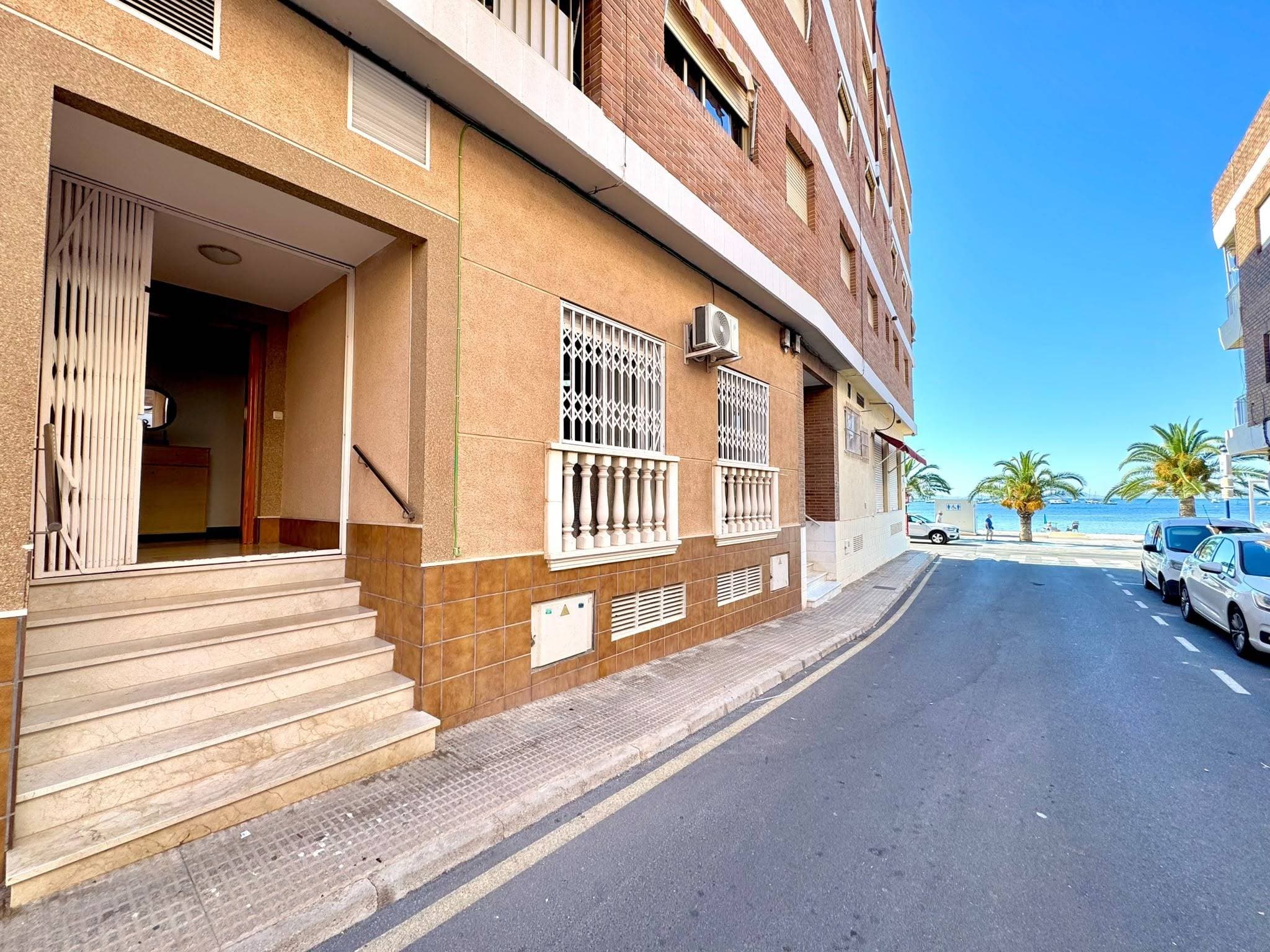This fantastic apartment is located just a short distance from the beach and the famous therapeutic mud baths of the Mar Menor, offering a prime location to fully enjoy the natural surroundings. It's also close to the Salinas y Arenales del Mar Menor Regional Park, allowing for hiking and cycling routes. Water sports enthusiasts will find an ideal spot for kayaking or sailing. The property features two comfortable bedrooms and two well-equipped bathrooms; its functional kitchen is perfect for preparing delicious local dishes. The spacious dining room offers partial views of the beach through its bright bay window, creating a welcoming and inspiring atmosphere. Additionally, you'll have immediate access to various leisure centers and nearby restaurants where you can savor regional culinary delights.