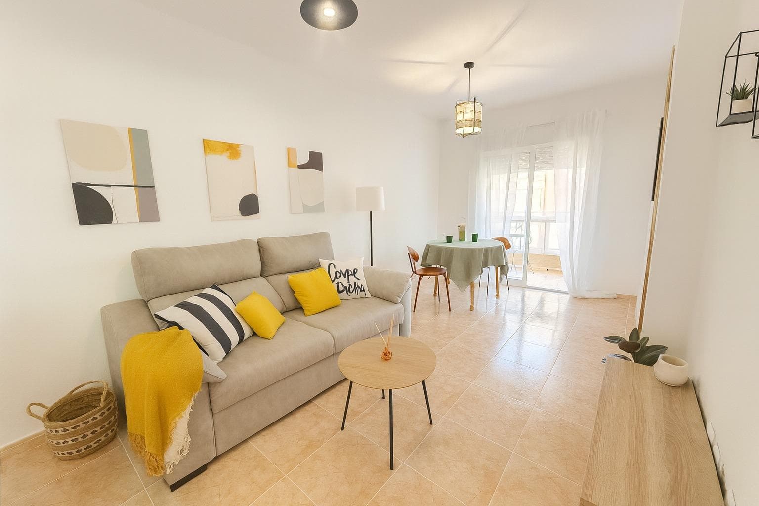 Bedrooms: 2, Bathrooms: 1, Apartment in Torrevieja, Alicante, Spain