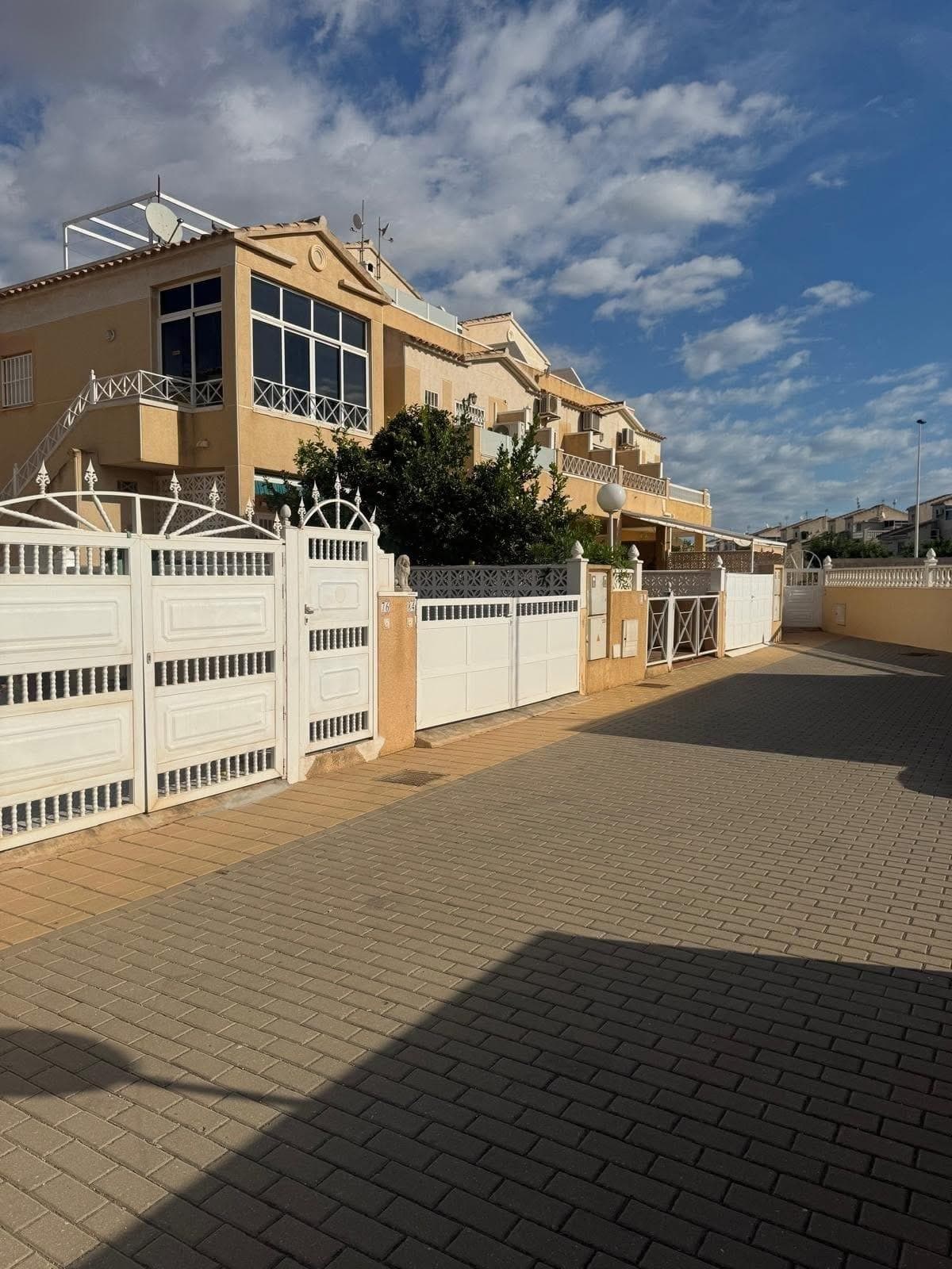 Bedrooms: 3, Bathrooms: 1, Duplex in Torrevieja, Alicante, Spain