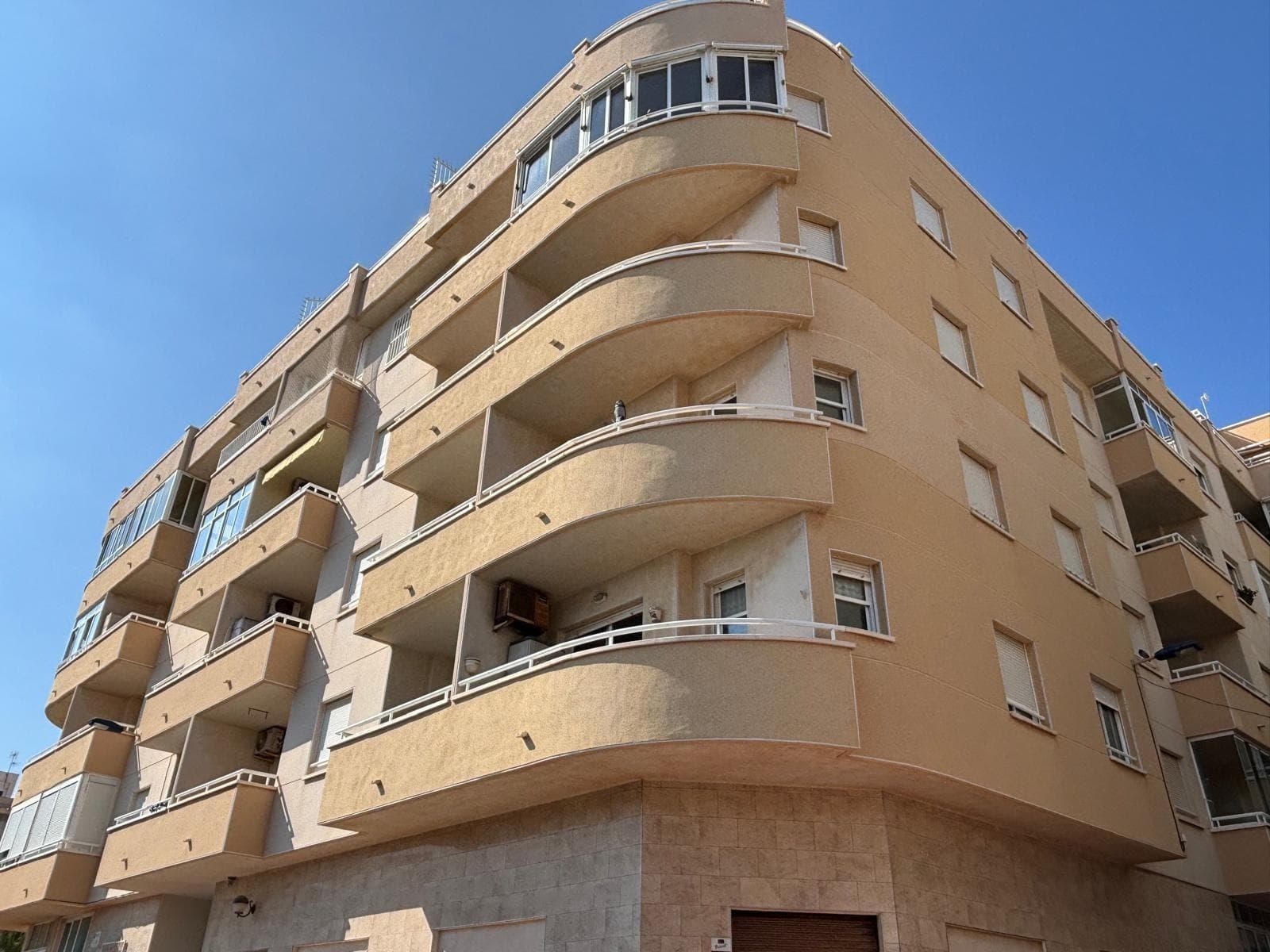 Bedrooms: 3, Bathrooms: 2, Apartment in Torrevieja, Alicante, Spain