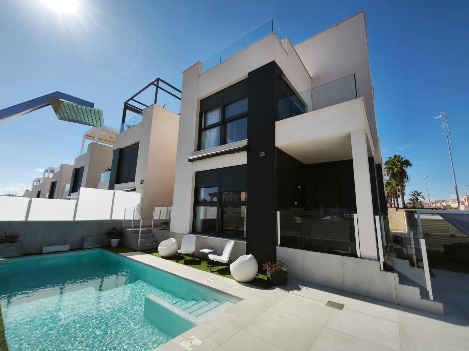 Bedrooms: 2, Bathrooms: 3, Villa in Orihuela  Costa, Alicante, Spain