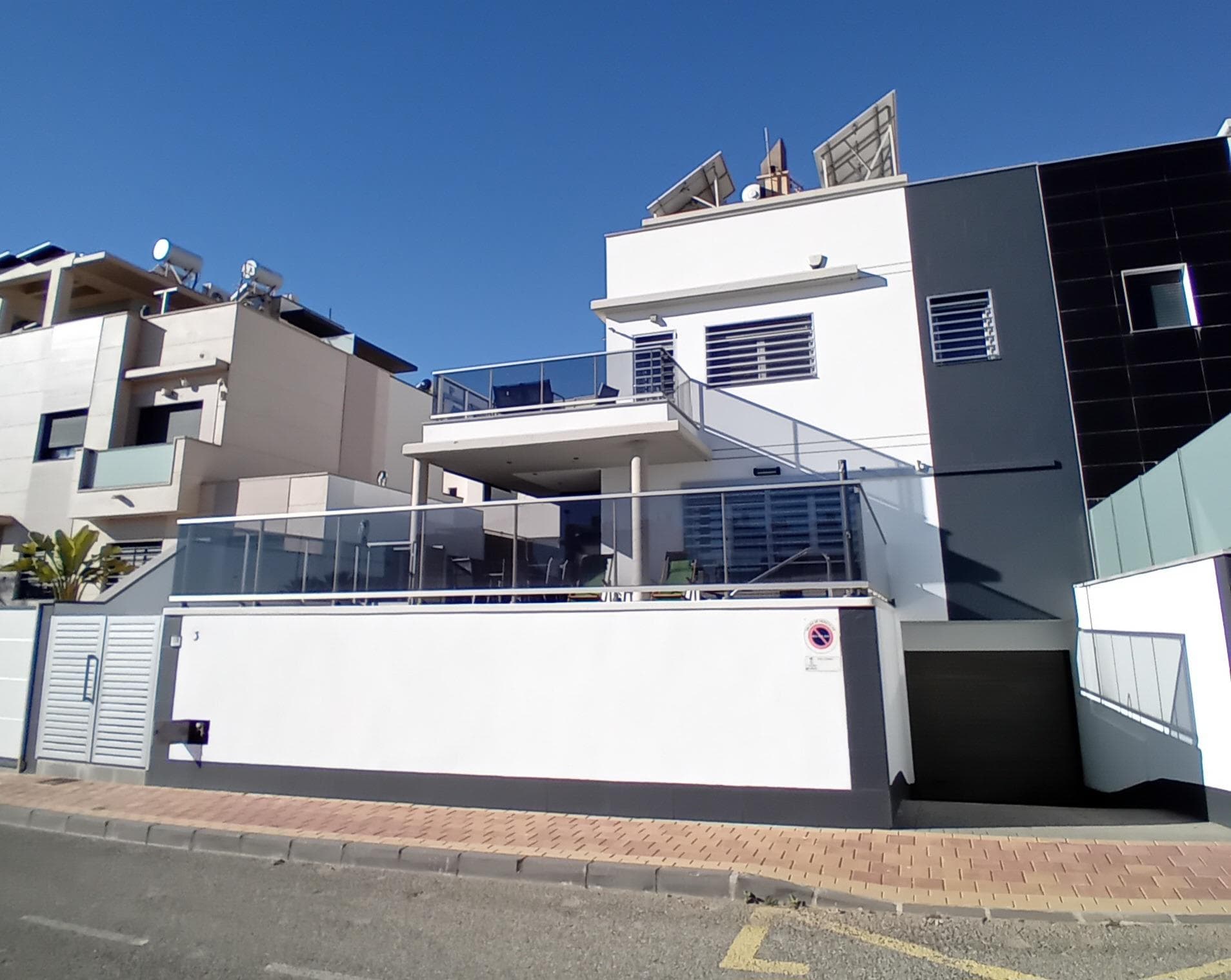 Luxury 4-Bedroom Villa with Private Pool – Steps from the Beach Nestled in a prime coastal location, this exquisite 4-bedroom villa offers the perfect blend of luxury, comfort, and convenience. Just a stone’s throw from the beach, the property boasts breathtaking ocean views and a serene atmosphere, making it the ideal retreat for those seeking a tranquil escape. Property Features: 4 Spacious Bedrooms – Elegantly designed with plush furnishings and ample natural light. Private Swimming Pool – A crystal-clear pool surrounded by a sun-soaked terrace, perfect for relaxation. Modern Kitchen – Fully equipped with high-end appliances and sleek countertops. Lush Garden & Outdoor Lounge – A beautifully landscaped space with shaded seating areas and BBQ facilities. Prime Location – Just steps away from the pristine beach, offering easy access to local shops, restaurants, and entertainment. This villa is a rare gem, perfect for a luxurious holiday home, a permanent residence, or a lucrative rental investment.