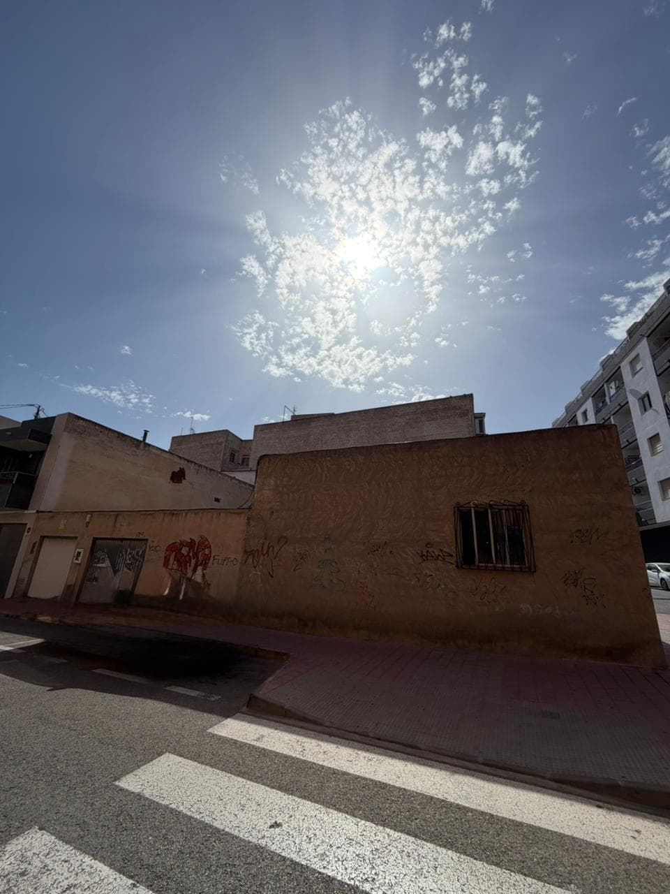 160 square meter plot of land in Torrevieja The lot allows for the construction of up to four floors, making it an ideal option for developers, investors, or individuals looking to build homes, apartments, or a profitable project. LOCATION: Torrevieja is in the province of Alicante (Costa Blanca). It is famous for its Mediterranean climate and its coast. We cannot forget its promenades where we can find some restaurants along the fine sandy beaches. It also has many excellent beaches such as Playa de los Náufragos, Playa de los Locos and Playa de la Mata. Therefore, it is considered a remarkable tourist town where the environment takes an important place as an important tourist attraction. In addition, we can find many shopping centres (Habaneras, La Zenia Boulevard), golf courses, sport centres, hospitals (such as Hospital Universitario de Torrevieja) and airports such as Alicante Airport (35 km away) and Region of Murcia International Airport (43 km away). DISTANCE TO THE SEA:1100m Should you have any question do not hesitate to contact us!