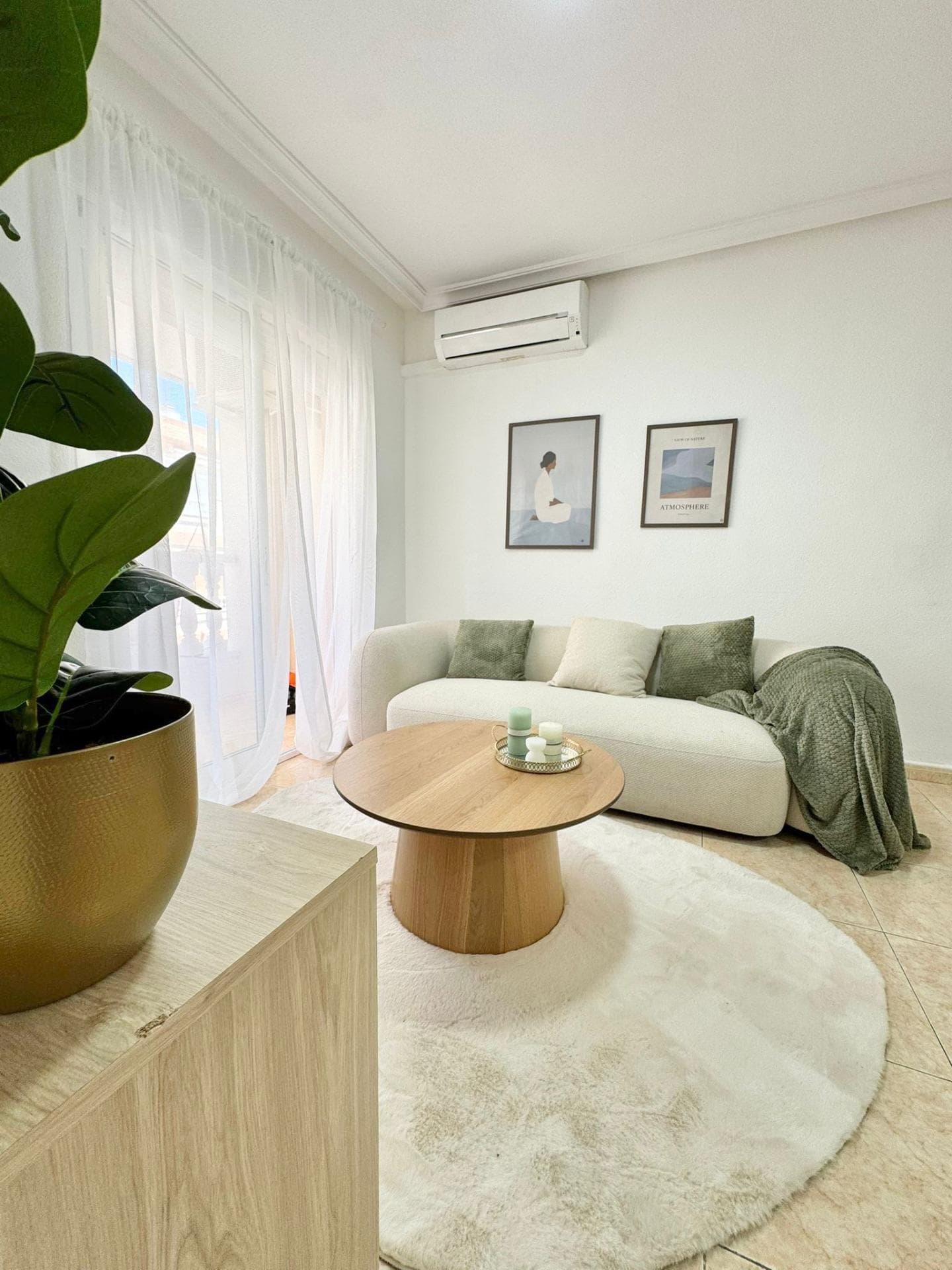 Renovated 2-bedroom apartment with a balcony in Torrevieja Located on the first floor without an elevator, this 53-square-meter apartment offers a perfectly laid-out space. Upon entering, you’ll find a cozy living room that serves as the heart of the home, ideal for spending time with family or relaxing after a day at the beach. The apartment features two bedrooms with built-in closets, providing practical storage space and a greater sense of spaciousness. The kitchen is functionally integrated into the overall layout of the home, while the full bathroom offers everyday convenience. One of the apartment’s highlights is its balcony, a perfect spot to enjoy the Mediterranean climate, have breakfast outdoors, or relax in the sun thanks to its excellent south-facing orientation. The property is move-in ready, allowing you to start enjoying it from day one.  LOCATION: Torrevieja is in the province of Alicante (Costa Blanca). It is famous for its Mediterranean climate and its coast. We cannot forget its promenades where we can find some restaurants along the fine sandy beaches. It also has many excellent beaches such as Playa de los Náufragos, Playa de los Locos and Playa de la Mata. Therefore, it is considered a remarkable tourist town where the environment takes an important place as an important tourist attraction. In addition, we can find many shopping centres (Habaneras, La Zenia Boulevard), golf courses, sport centres, hospitals (such as Hospital Universitario de Torrevieja) and airports such as Alicante Airport (35 km away) and Region of Murcia International Airport (43 km away). DISTANCE TO THE SEA: 300m Should you have any question do not hesitate to contact us!