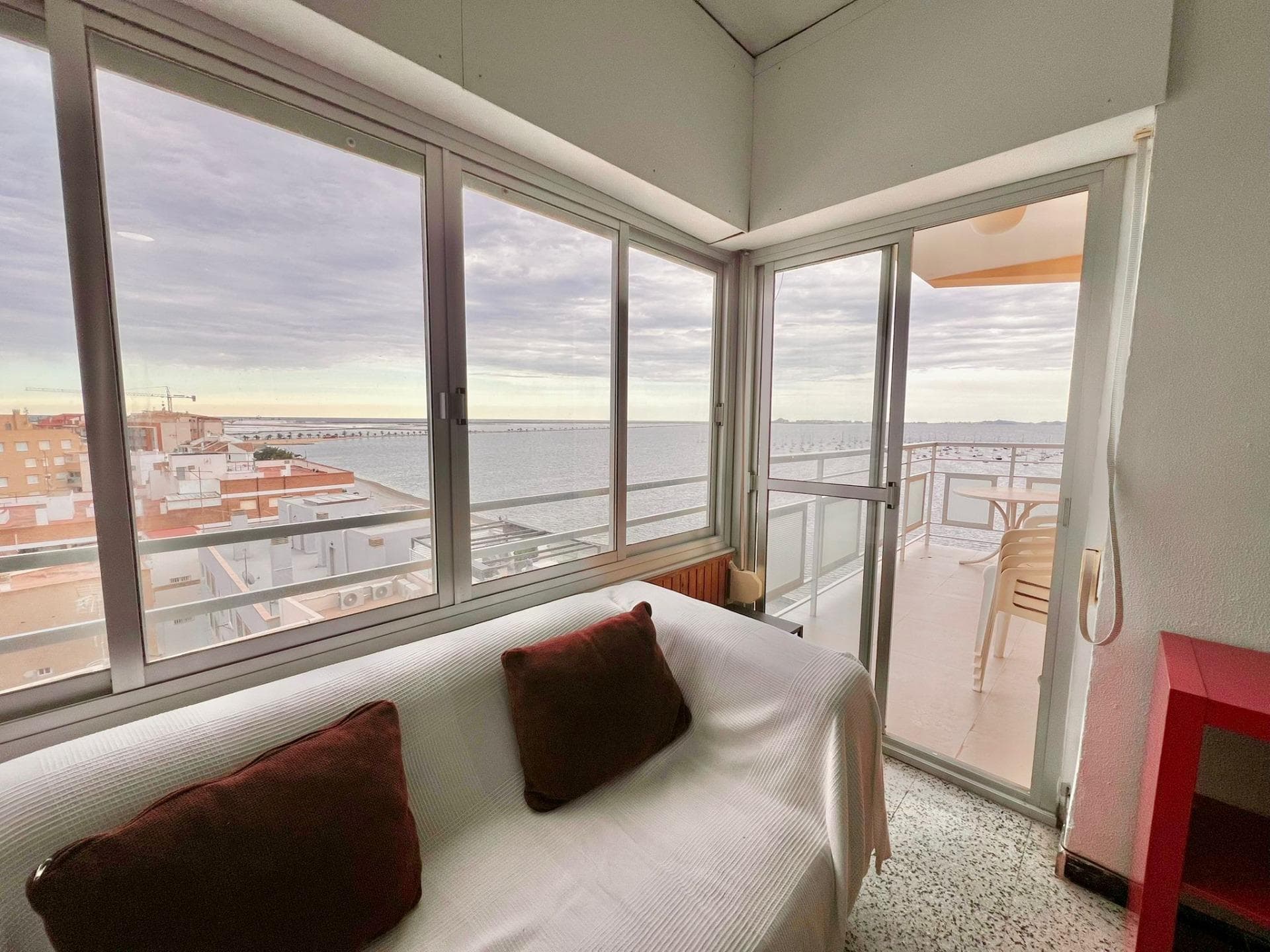 SUMMER RENTAL Prime beachfront apartment with sea views in Lo Pagan CALL 696751598 ...AVAILABLE FOR WEEKLY, FORTNIGHTLY, OR MONTHLY RENTALS FOR SUMMER Bright 2-bedroom beachfront apartment in San Pedro del Pinatar. JULY: Week 650, Fortnight 1200, Month 2400 AUGUST: Week 750, Fortnight 1400, Month 2800 SEPTEMBER: Week 500 It boasts magnificent sea views and a south-facing orientation, making it perfect for enjoying the climate of Spain's Costa Blanca. Located just 30 meters from the beach and in a central location, it has all amenities within easy reach.