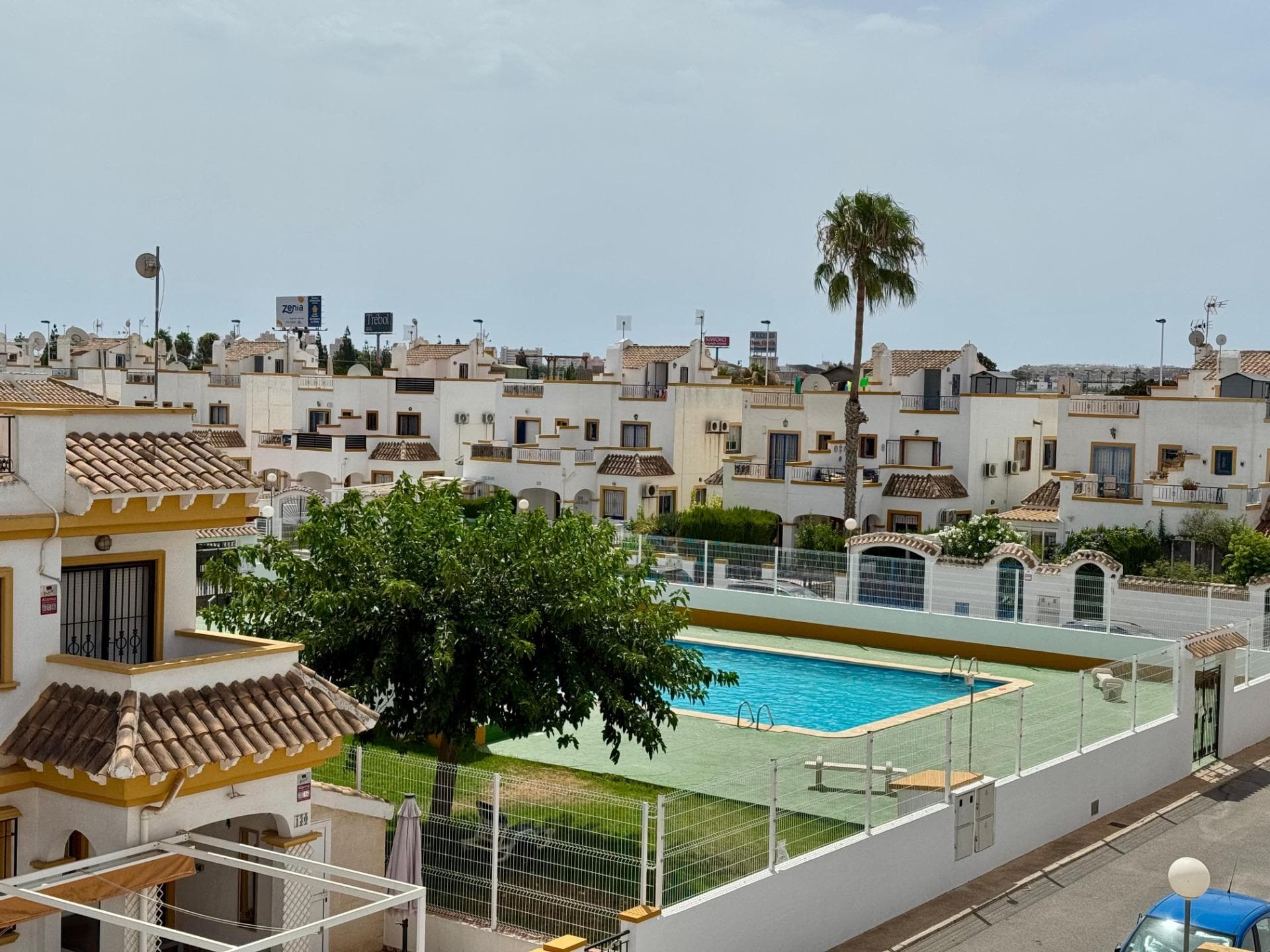 Duplex Townhouse in Torrevieja – 3 Bedrooms, Garden, Patio, Solarium & Communal Pool. Beautiful duplex-style townhouse for sale in one of the most sought-after areas of Torrevieja ready to move in.. . 🔹 Layout:. . 3 bright and spacious bedrooms. . 2 full bathrooms. . Private front garden. . Rear patio, perfect for outdoor dining or laundry area. . Private solarium to enjoy the sun all year round. . 🔹 Extras included:. . Air conditioning. . . Well-designed outdoor spaces. . 🔹 Located in a private residential complex with:. . Communal swimming pool. . Security cameras. . Peaceful and family-friendly environment. . 📍 Close to supermarkets, shopping centers, public transport, schools, and the best beaches in the area.. . ✅ Ideal as a permanent residence, holiday home, or investment with high rental potential.. . 📞 Contact us for more information or to schedule a viewing. Don’t miss out on this opportunity!. .