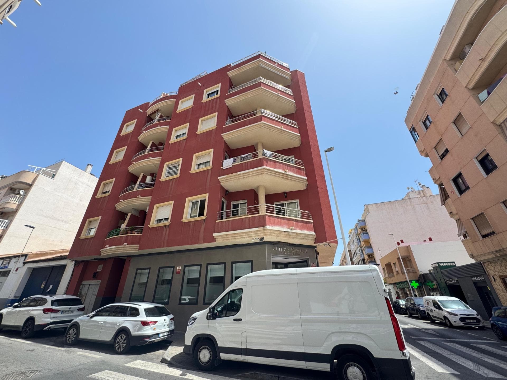 Discover this charming 60 m² apartment located in one of the best areas of the city.. It features 2 bedrooms, 1 bathroom, a fully equipped independent kitchen, and a lovely corner terrace.. . This is a completely exterior property with perfect orientation, ensuring natural light all day long. The spacious and bright living room is ideal for enjoying quality time with family or friends.. . Located in a prime area, close to all amenities and just a short walk from the sea. Sold fully furnished and ready to move in.