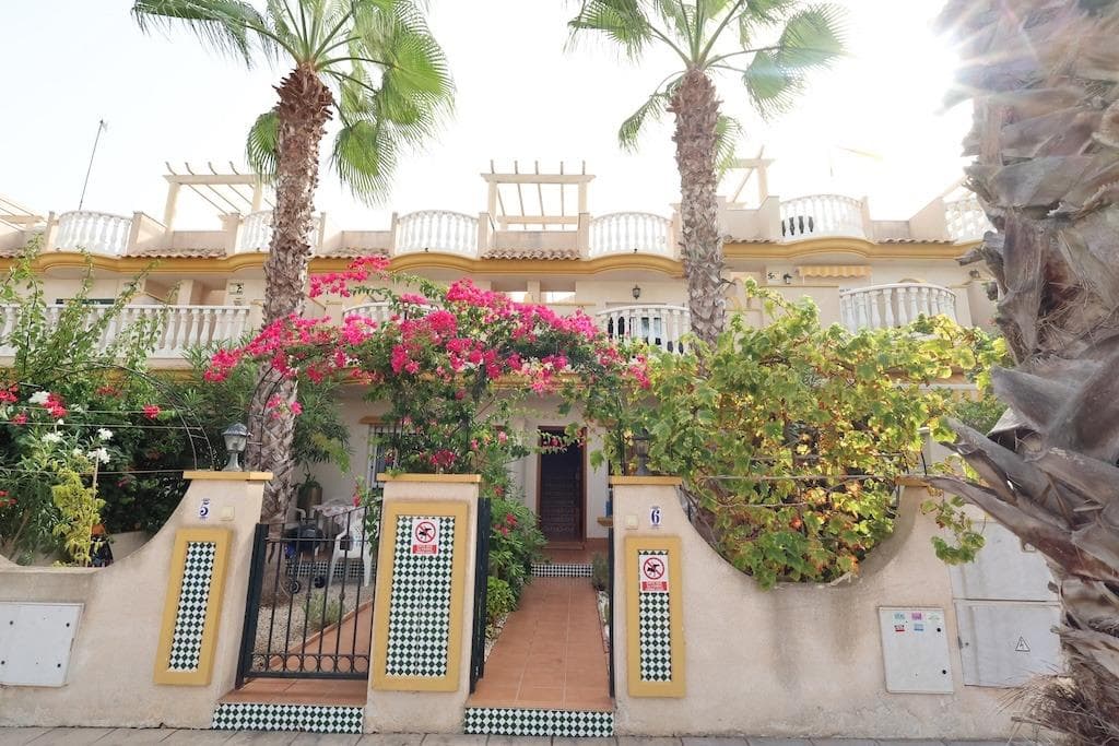 Bedrooms: 3, Bathrooms: 2, Villa in Orihuela  Costa, Alicante, Spain