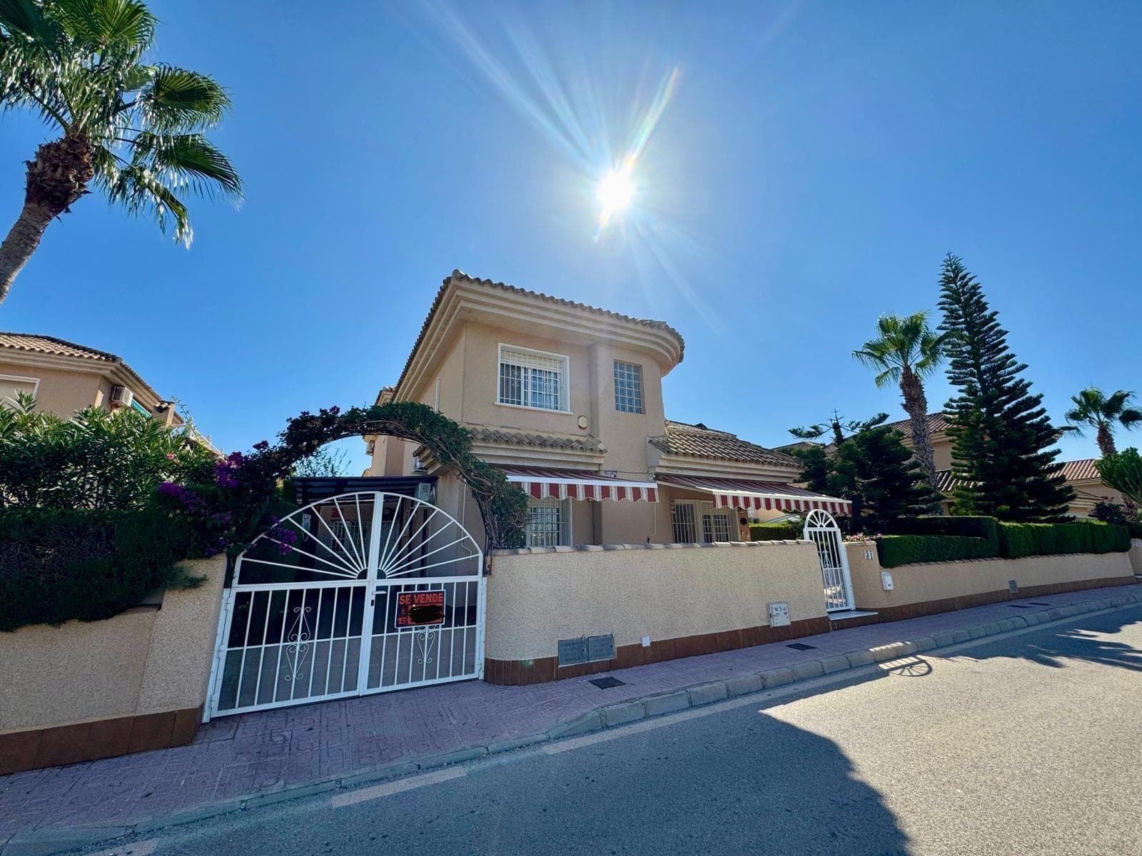 Bedrooms: 3, Bathrooms: 2, Villa in Torrevieja, Alicante, Spain