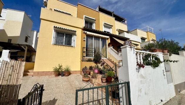 Bedrooms: 3, Bathrooms: 2, Town House in Orihuela  Costa, Alicante, Spain