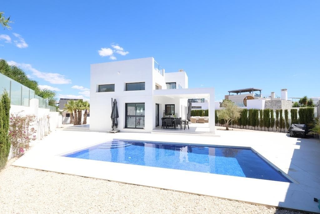 Bedrooms: 3, Bathrooms: 3, Villa in Rojales, Alicante, Spain