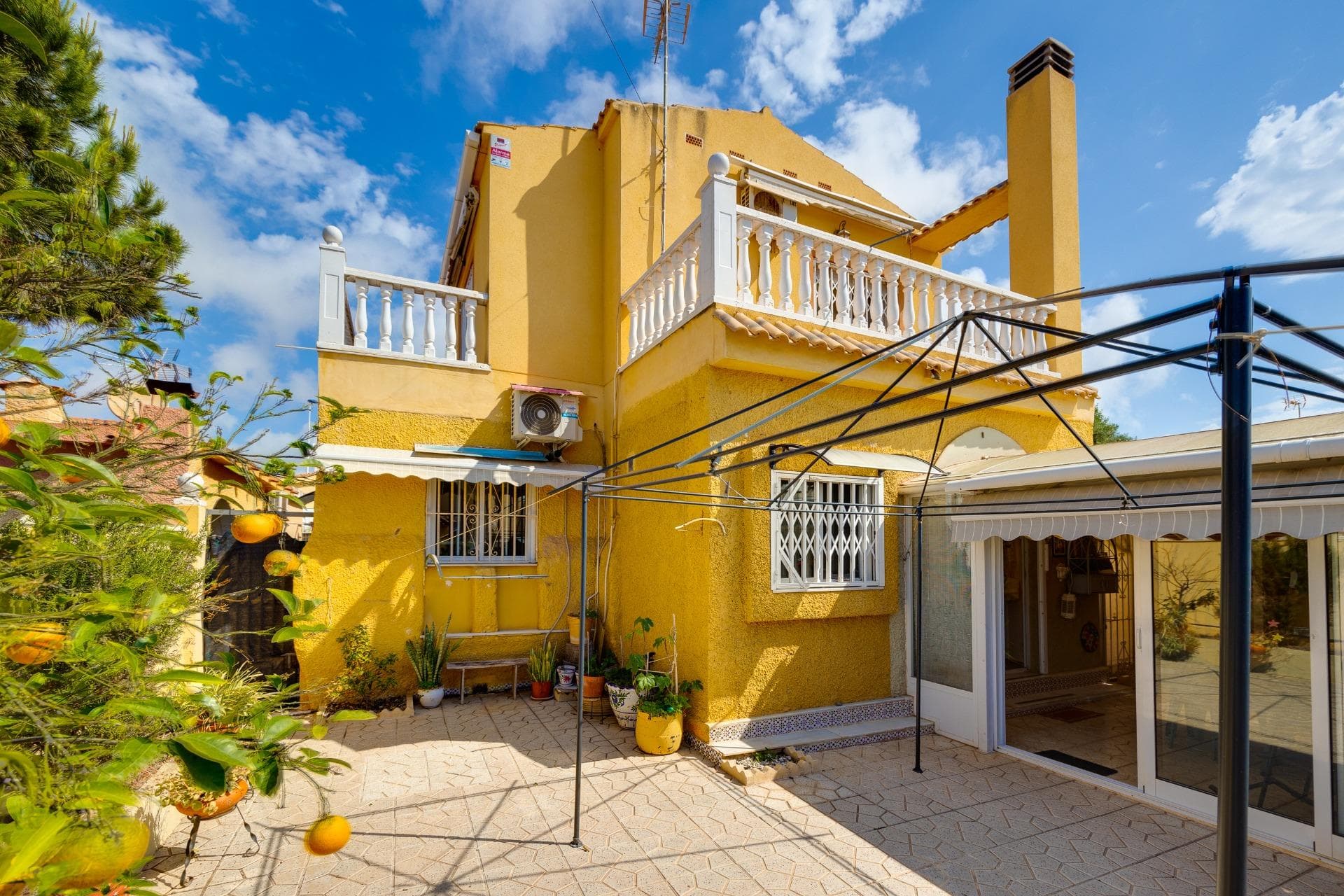Bedrooms: 4, Bathrooms: 3, Villa in Torrevieja, Alicante, Spain