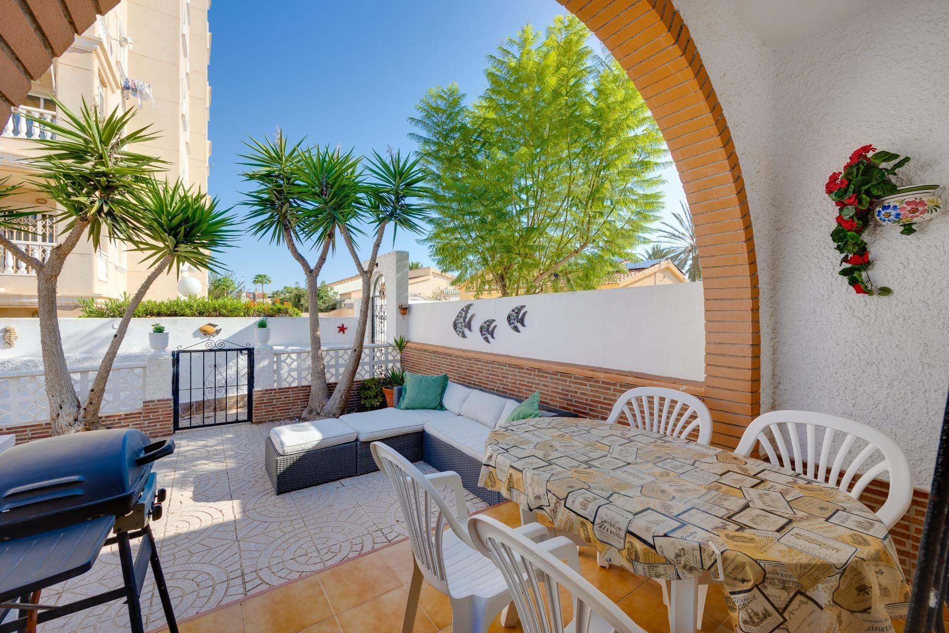 Bedrooms: 2, Bathrooms: 1, Town House in Torrevieja, Alicante, Spain