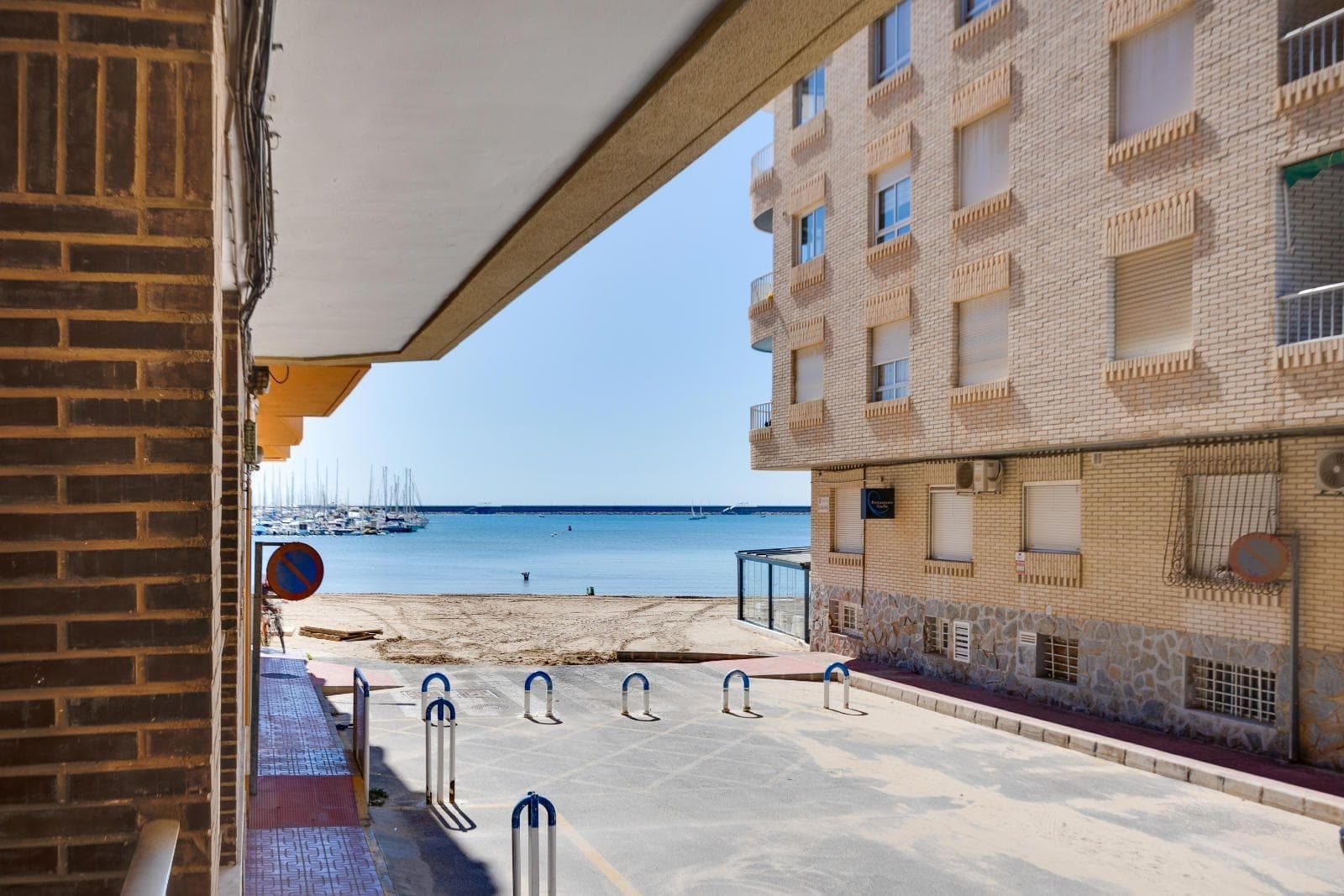 Bedrooms: 2, Bathrooms: 2, Apartment in Torrevieja, Alicante, Spain