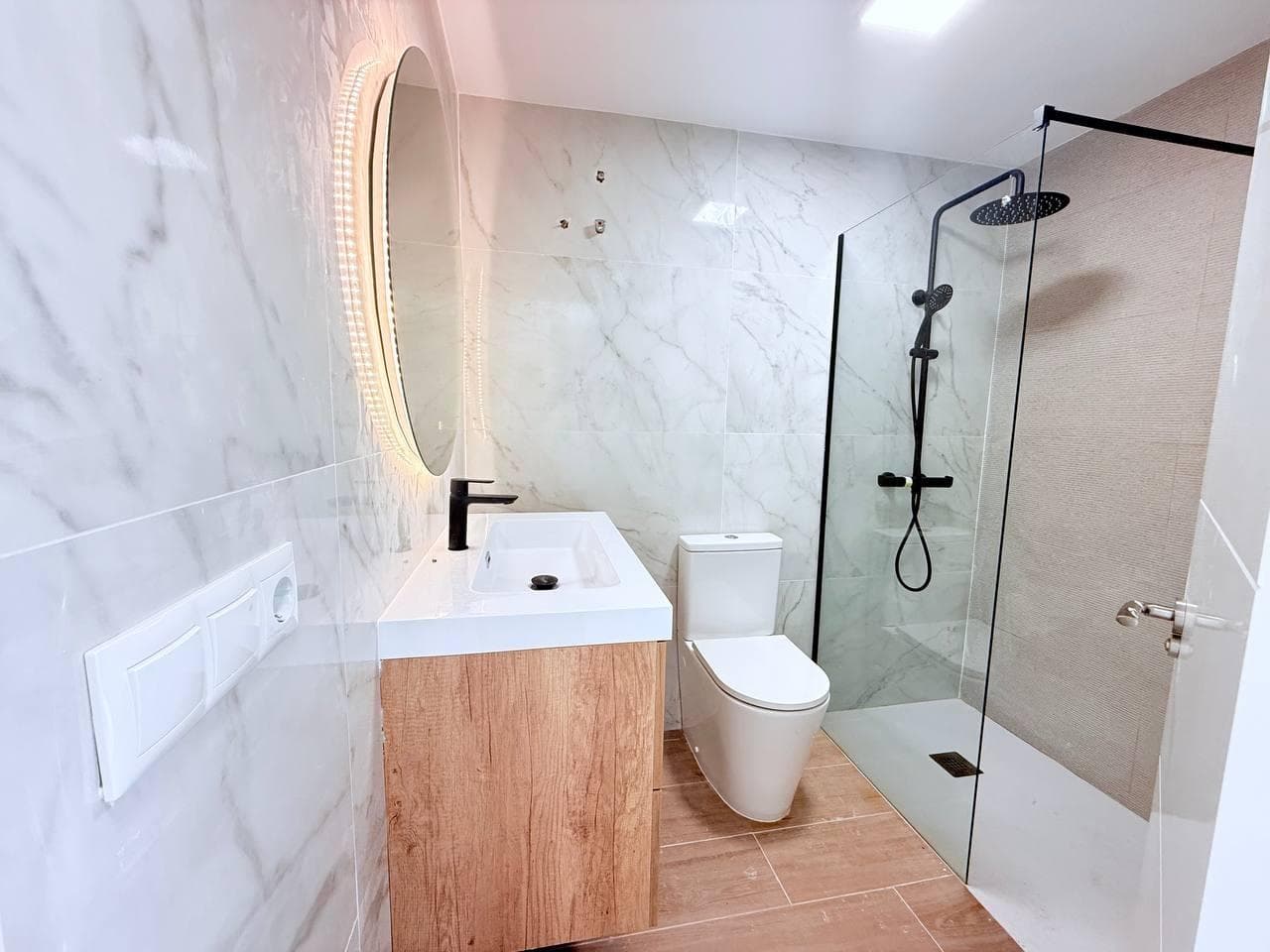 Bedrooms: 2, Bathrooms: 1, Penthouse in Torrevieja, Alicante, Spain
