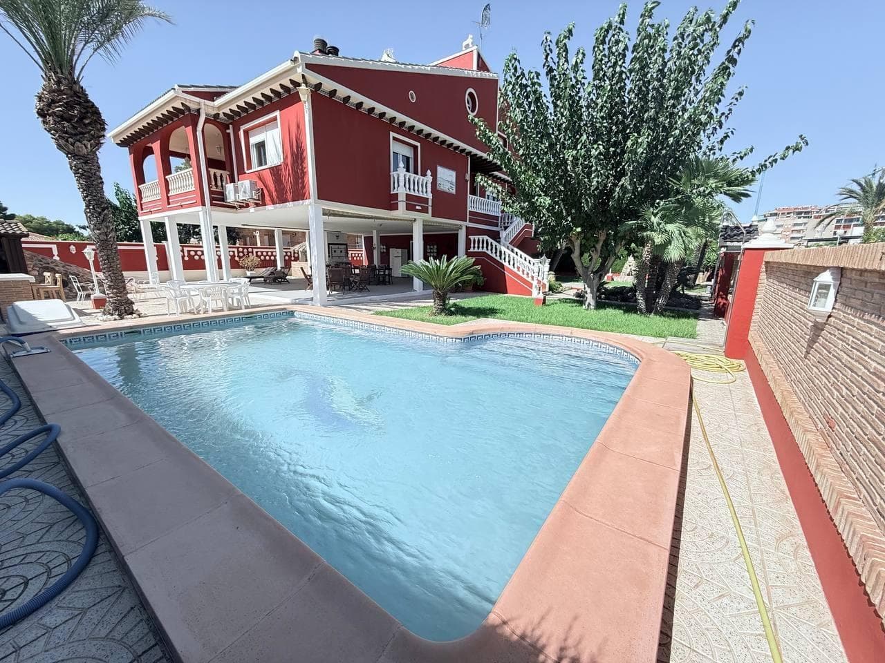 Bedrooms: 5, Bathrooms: 3, Villa in Campoamor, Alicante, Spain