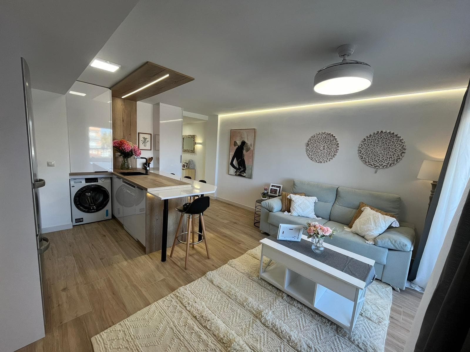 Bedrooms: 3, Bathrooms: 2, Apartment in Torrevieja, Alicante, Spain