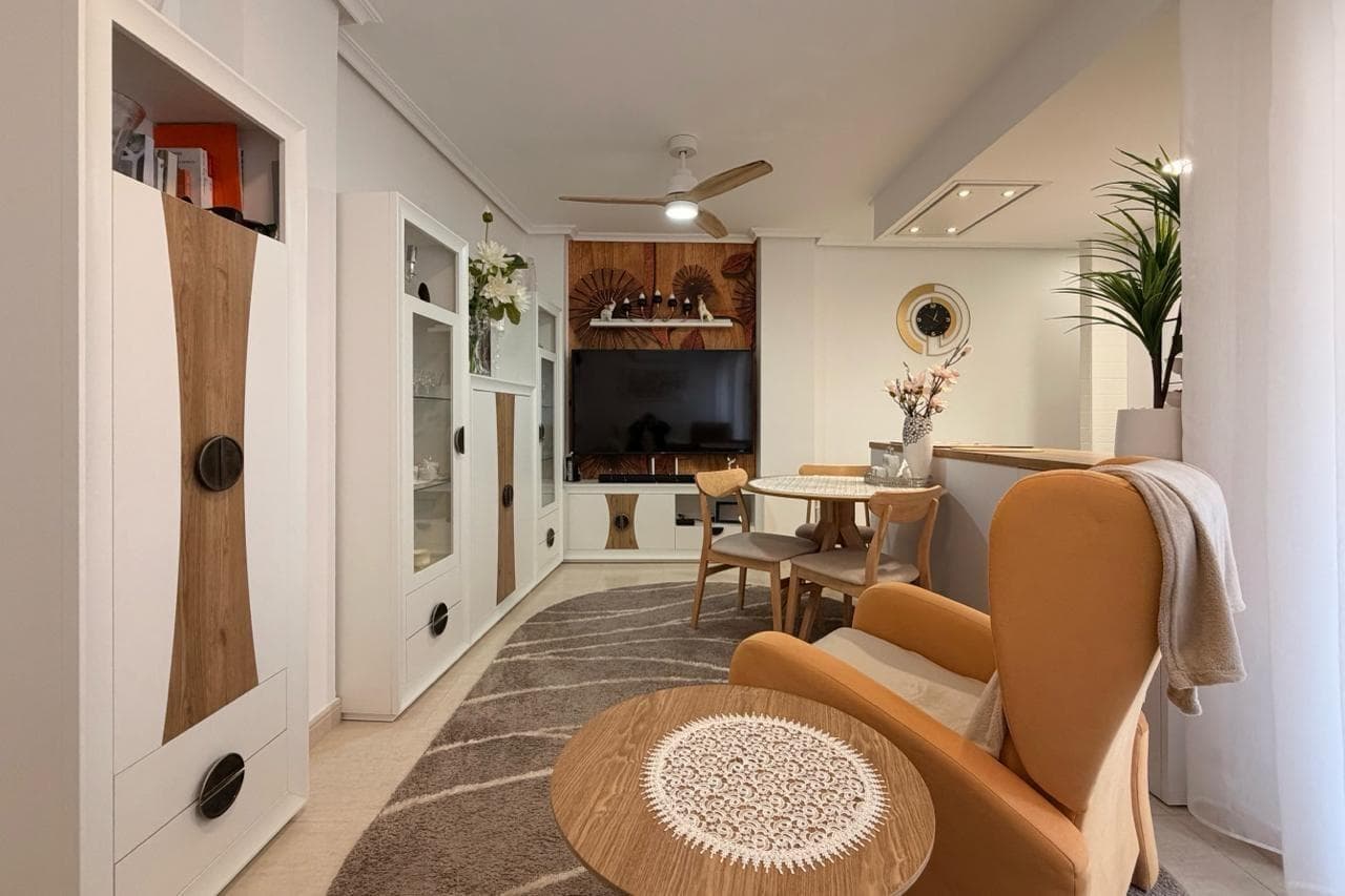 Bedrooms: 3, Bathrooms: 2, Apartment in Torrevieja, Alicante, Spain