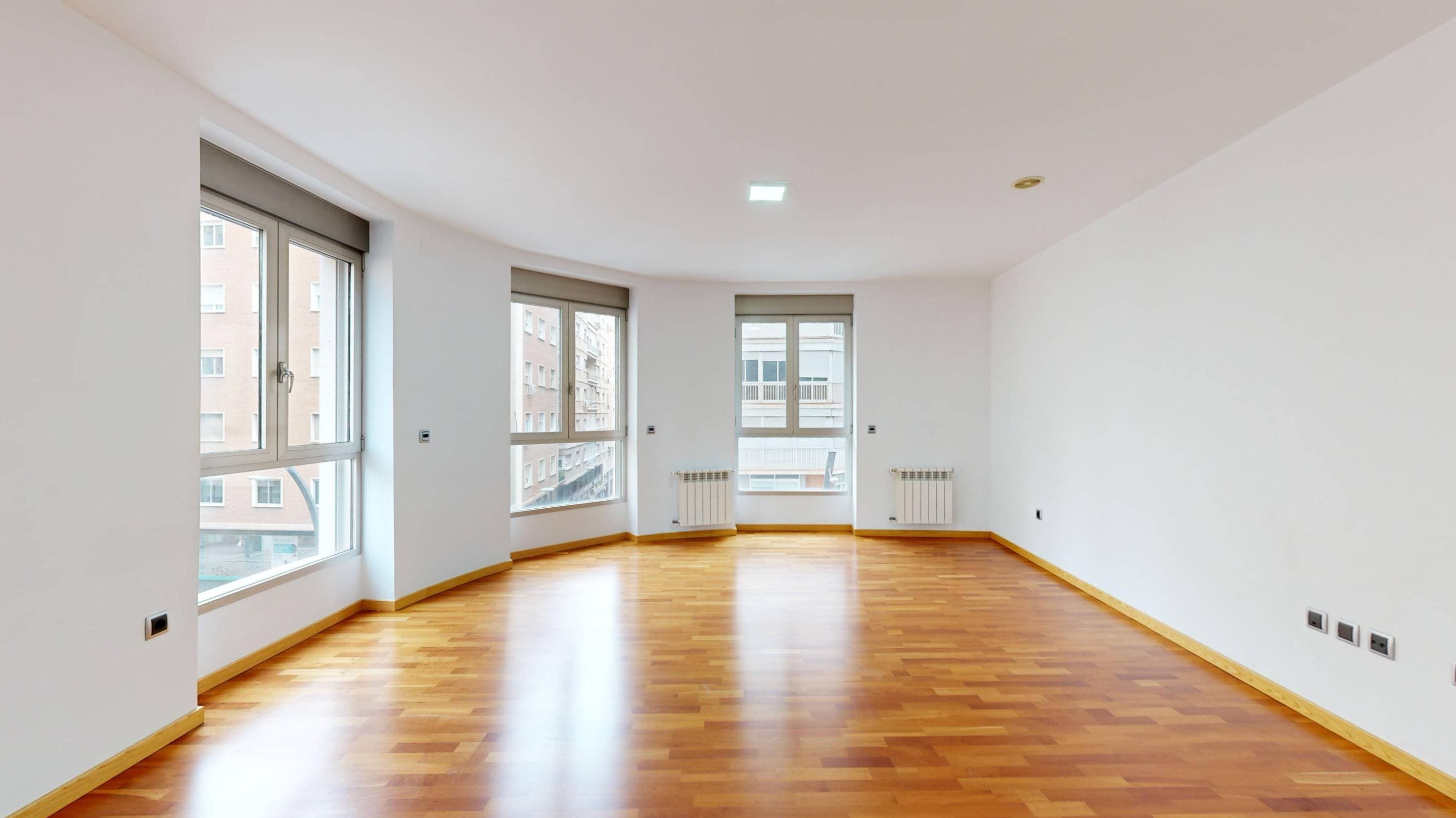 Bedrooms: 5, Bathrooms: 3, Apartment in Murcia, Murcia, Spain