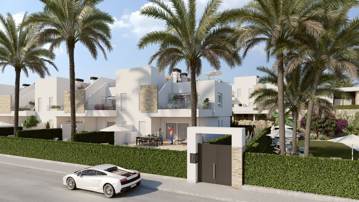 NEW BUILT GROUND FLOOR BUNGALOW IN LA FINCA GOLF!&#13;&#13; That ground floor bungalow, with spectacular views of the Algorfa golf course- La Finca Golf offers apart from spectacular views, and the enjoyment of relaxing in a quiet environment, the proximity to nearby towns such as Almoradi and Rojales, for have the necessary comforts on a day-to-day basis. The beach is about 15 minutes by car, for lovers of swimming in the sea and walks along the shores of the Mediterranean.&#13;&#13; The bungalow has 2 bedrooms, 2 bathrooms, with a large terrace and private garden, as well as having access to the community garden and the community pool. The two bathrooms have underfloor heating, the house has centralized air conditioning, and comes with shower screens&#13;&#13; Enjoy your favorite sport in the best climate in a Mediterranean environment!&#13;