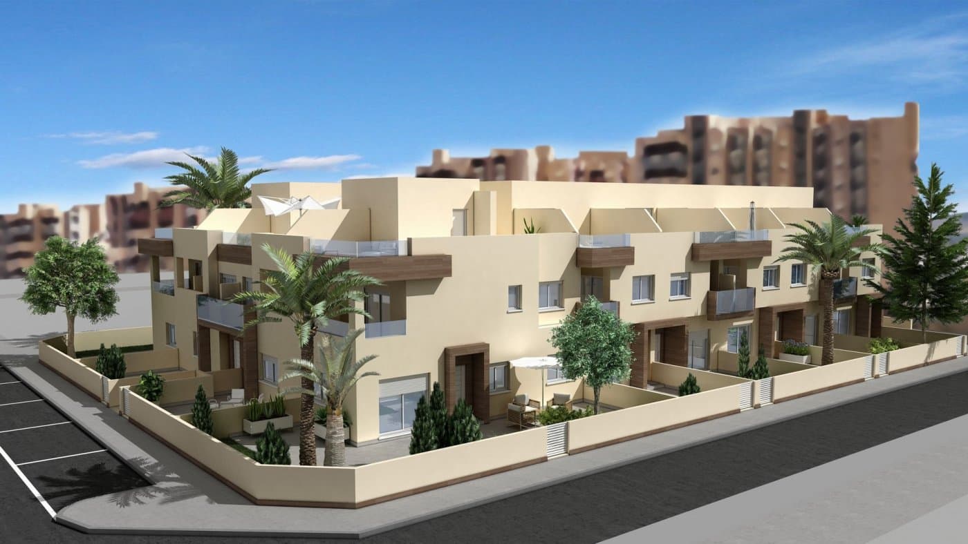 HERMOSAS CASAS ADOSADAS EN LA MANGA&#13;&#13; Este residencial se encuentra en el km 14 de La Manga en una parcela única, en primera línea del canal Estacio y a tan solo 50 metros del Mar Mediterráneo. Inmejorable por su situación, a tan solo 800 metros del puerto de Tomás Maestre, donde encontraremos una selecta zona de ocio con bares, cafeterías, restaurantes, tiendas, supermercados, farmacias, bancos, etc. Este proyecto cuenta con 28 magníficos dúplex de 2 y 3 dormitorios. &#13; En Residencial se han diseñado las viviendas, para aprovechar cada rincón de la casa, así&#13; como el cuidado en la elección de los materiales y su diseño&#13;&#13; La Manga del Mar Menor es una franja de tierra natural rodeada por dos mares, el Mar Menor y el Mar Mediterráneo. A esta rareza se le suman las múltiples opciones de ocio y tiempo libre, restaurantes, supermercados, centros médicos, farmacias, polideportivos náuticos, campos de golf.&#13; La Manga se encuentra en la costa norte de la Costa Cálida y es un destino de vacaciones popular para los turistas. La estrecha franja de tierra que separa la laguna cálida y el mar más frío tiene un microclima único. Es una de las zonas más exóticas de España.&#13; El aeropuerto de Corvera está a aproximadamente 1 hora en coche y el aeropuerto de Alicante a unas 2 horas.&#13;