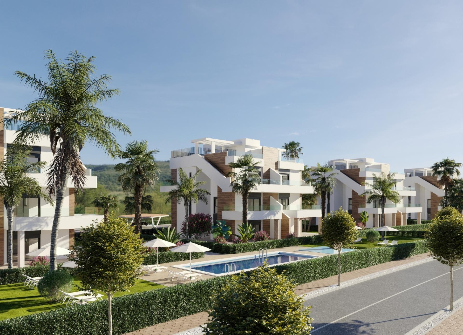 Новые апартаменты в Hacienda del Álamo Golf Resort, Мурсия

Современные дома в эксклюзивном природном окружении
Откройте для себя эти фантастические новостройки в престижном Hacienda del Álamo Golf Resort, закрытом жилом комплексе в регионе Мурсия, который сочетает в себе спокойствие, безопасность и полный спектр услуг. Окруженный природой и с прекрасным климатом, этот комплекс идеально подходит для тех, кто ищет спокойный образ жизни, не отказываясь от комфорта.

Апартаменты с 2 спальнями и просторными террасами
Жилой комплекс состоит из небольших блоков, состоящих всего из 2 зданий по 6 квартир в каждом, что гарантирует уединение и уютную атмосферу. Все апартаменты имеют 2 спальни и 2 ванные комнаты, а также большие террасы. Вы можете выбрать:

Первый этаж с частным садом
Средний этаж с большой террасой
Апартаменты на последнем этаже с террасой и частным солярием

Высококачественная отделка и гарантированный комфорт
Дома построены из высококачественных материалов и спроектированы с учетом энергоэффективности и комфорта:

Наружная столярка с термомостиками и автоматизированными жалюзи
Горячее водоснабжение с помощью аэротермальной системы
Предварительная установка кондиционеров с воздуховодами
Лифт в каждом блоке
Парковочное место и кладовая в комплексе
Общий бассейн, окруженный ухоженными садами

Курорт с полным спектром услуг и полем для гольфа
Hacienda del Álamo — один из самых полных комплексов на побережье Коста-Кальида. Он располагает:

Профессиональным полем для гольфа на 18 лунок
Отелем со спа-центром
Супермаркетом
Ресторанами и барами
Спортивными площадками и зелеными зонами
Круглосуточной охраной

Урбанизация воссоздает атмосферу традиционного средиземноморского поселка с тихими улочками и тщательно продуманным дизайном.

Стратегическое расположение рядом со всем
Международный аэропорт Мурсии (Корвера): 20 км
Дополнительные поля для гольфа: менее 10 км
Картахена: 35 км
Пляжи Мар Менор: 30 км
Торговый центр Espacio Mediterráneo: 28 км
Порт Мазаррон: 40 км

Живите со стилем на побережье Коста-Кальида
Эти апартаменты представляют собой отличную возможность для жизни или инвестиций в одном из самых перспективных районов Мурсии.