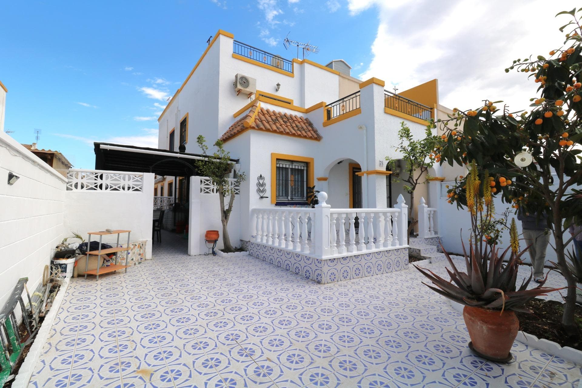 Bedrooms: 3, Bathrooms: 2, Quad House in Torrevieja, Alicante, Spain