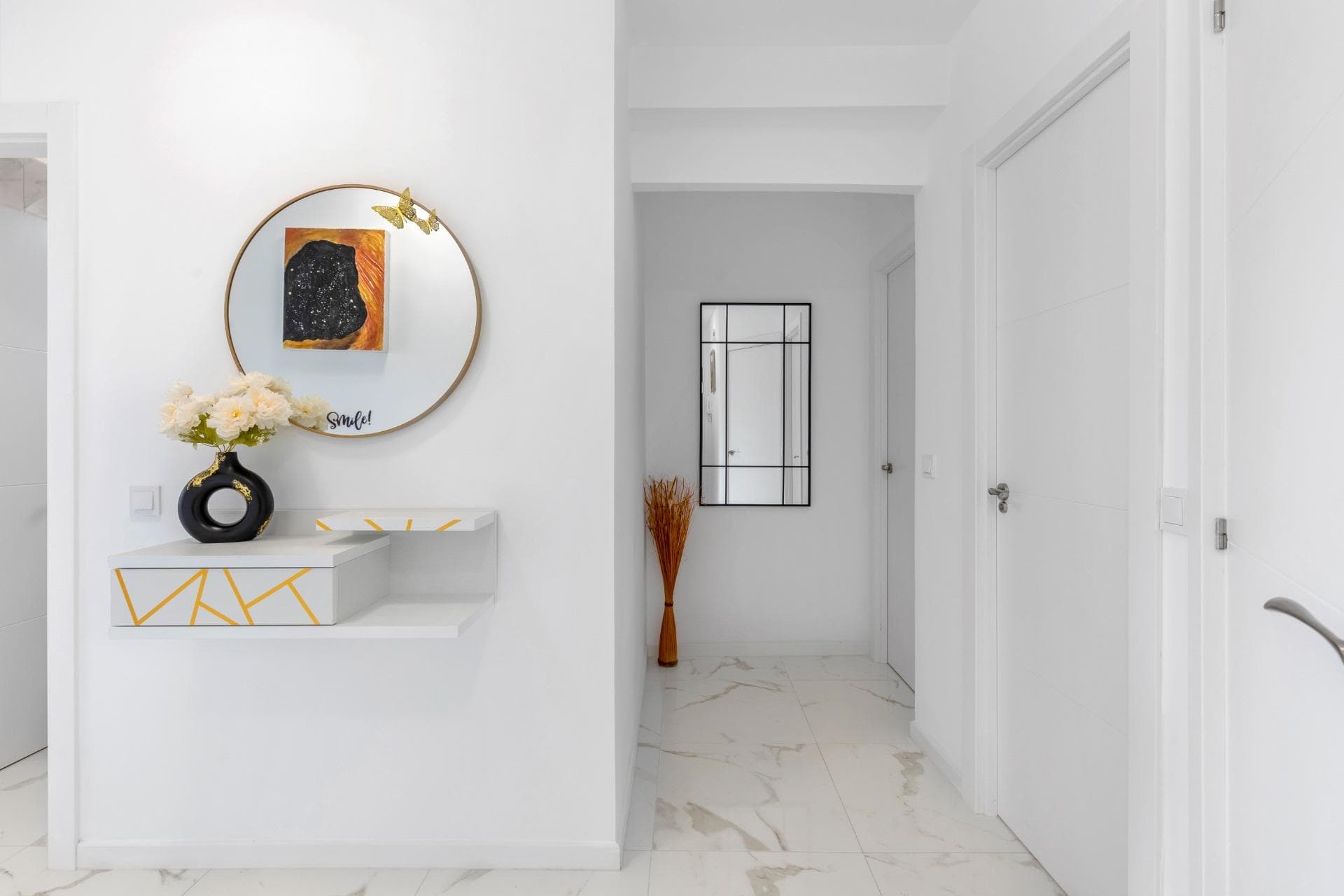 Fully renovated apartment in La Mata, located on the 4th floor of a building with a lift. With a total area of 76 m², it offers 3 bedrooms, 1 bathroom, 1 guest toilet, and a spacious living-dining area with an open-plan kitchen and access to a large terrace. Direct access to the beach straight from the building, and only 100 metres from the main square of La Mata, close to bars, restaurants, and all essential services. Excellent location. Call us today to arrange a viewing.