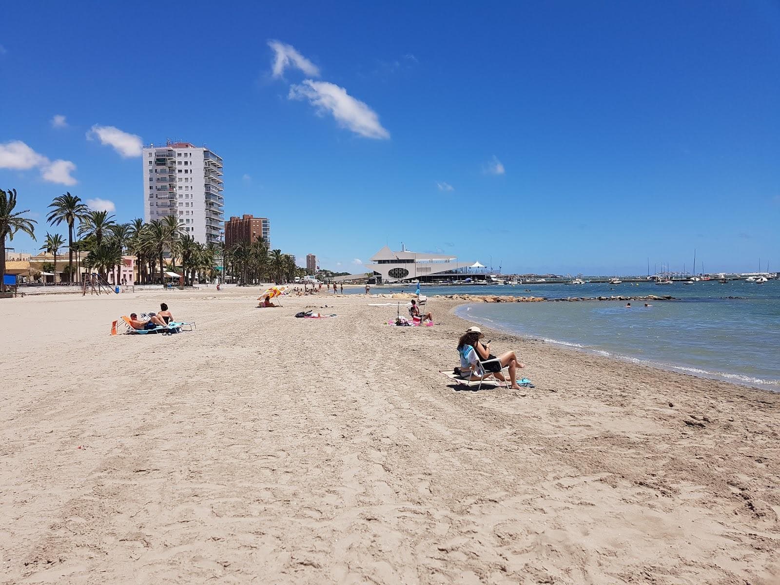 Magnificent Commercial Premises in Santiago de la Ribera central area just 150 m from the beach. If you are an entrepreneur, this is your opportunity to have your hospitality business fully equipped in a place where tourism resides all year round and sun 365 days on our wonderful Costa Cálida. Local Extras: Air Conditioning, Alarm, Hot and Cold Pump, Furnished Dining Room, Toilets, Pantry, Fully Equipped Kitchen, Storage Room and Garage included. Near the premises you will find all the leisure amenities, Bus Lines, Shops, Medical Centers, near the University, Schools, Parks, Supermarkets and Children's Areas. The premises are located in one of the best areas of Santiago De La Ribera where it is endorsed and guaranteed as a large, fully active business.