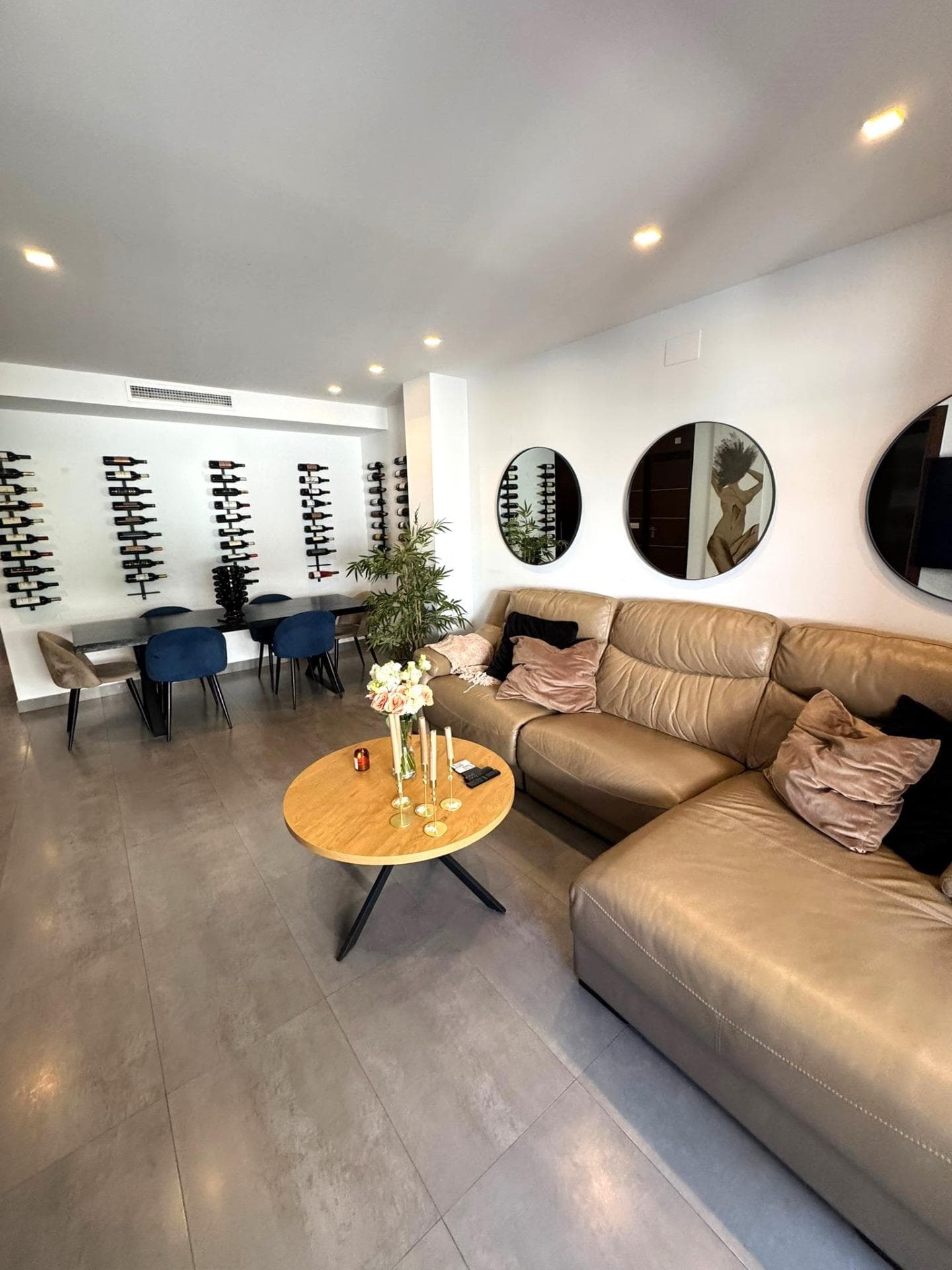 Property located in the heart of Torrevieja, on a quiet pedestrian street and just 80 meters from the sea, the emblematic Paseo Vistalegre, the Real Club Náutico de Torrevieja and the marina. A privileged location that allows you to enjoy all amenities — supermarkets, restaurants, shops and public transport — without needing a car. In addition, the beach is only 250 meters away. Located on the third floor, the property stands out for its modern style and functional layout, ideal for everyday living. It features three spacious bedrooms and two full bathrooms, offering space and comfort for the whole family. It has a fully independent and completely equipped kitchen with an exterior window that provides plenty of natural light and ventilation. The bright and spacious living-dining room has direct access to a lovely terrace, perfect for relaxing and enjoying the excellent climate of the Costa Blanca all year round. A unique opportunity to live in the heart of the city, by the sea and with all amenities within reach. CONTACT US!