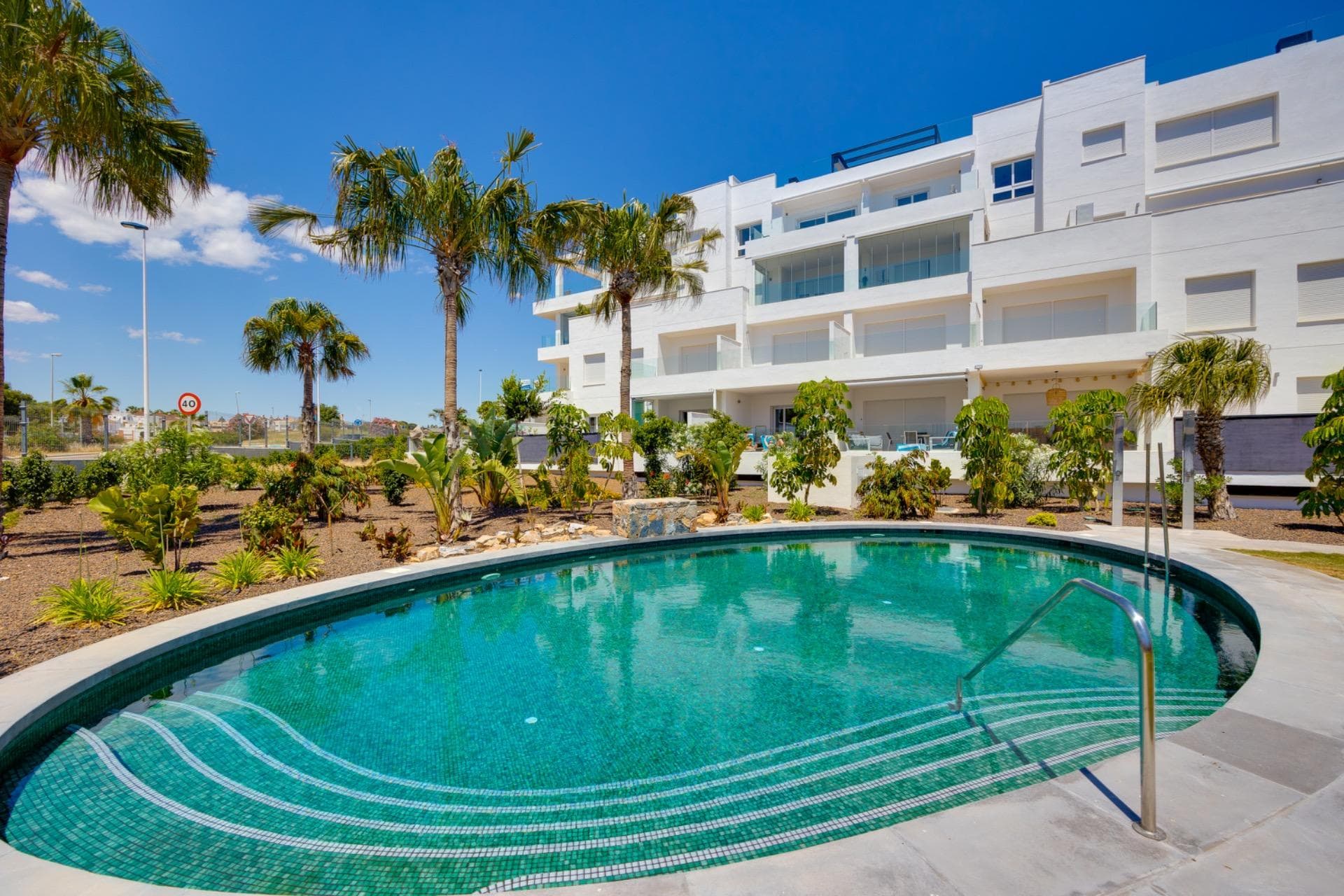 We present this bright 2-bedroom, 2-bathroom apartment located in one of the most sought-after developments in Torrevieja: Residential Bali. With ideal south orientation and a spacious private terrace, you can enjoy the sun all day long and beautiful sea views. The property features a modern layout with an open-plan kitchen, ready for you to furnish to your taste. It includes a large underground parking space and a storage room. The complex offers luxury facilities such as a swimming pool, landscaped areas, gym, and sauna – creating a resort-like atmosphere without leaving Europe. Located in one of the most desirable areas of Torrevieja, with supermarkets, restaurants, and bars just a short walk away, and the beach only 2 km (5-minute drive). A perfect opportunity to live or invest on the Costa Blanca.
