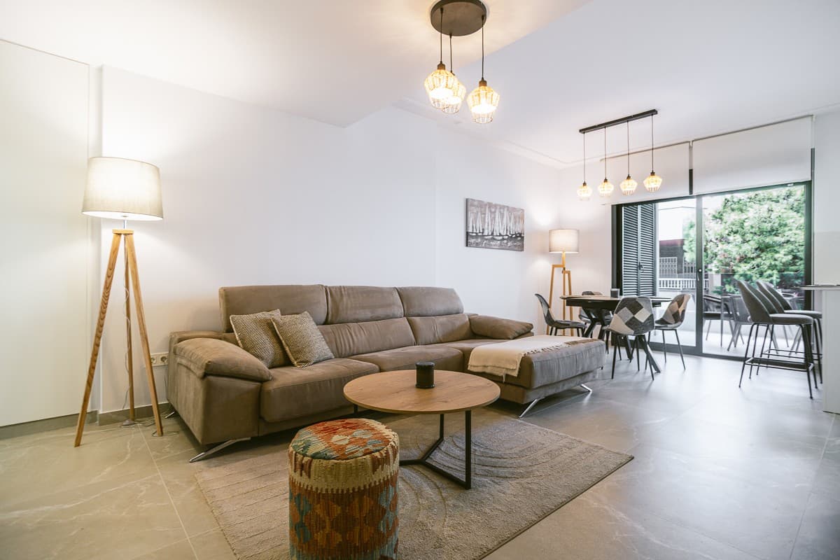 Elegant 2-Bedroom Apartment with Garage & 17 m² Terrace – Just 100m from Playa del Cura, Torrevieja

Experience the very best of Mediterranean living in this exceptional 2-bedroom, 2-bathroom apartment, perfectly located just 10 0 meters from the golden sands of Playa del Cura . Situated on the 2nd floor , this stylish home offers both comfort and privacy while keeping you within easy reach of Torrevieja's vibrant coastal lifestyle.

Step inside to discover a beautifully presented, fully furnished interior where every detail has been thoughtfully designed. The spacious living and dining area flows seamlessly onto a private 17 m² terrace – the perfect spot for al fresco dining, relaxing in the sun, or simply enjoying the gentle sea breeze.

The modern kitchen comes fully equipped with quality appliances, making cooking a pleasure. Both bedrooms are bright and welcoming, with the master bedroom benefiting from a sleek en-suite bathroom , while a second well-appointed bathroom ensures convenience for family and guests.

Highlights at a glance:





2 comfortable bedrooms with ample natural light





2 modern bathrooms, including en-suite to the master





Generous 17 m² private terrace





Garage included for secure parking





Fully furnished with stylish, contemporary décor





Fully equipped kitchen with appliances





2nd floor location offering added privacy and pleasant views





Communal rooftop pool Elevator access to all floors



Unbeatable location just steps from the beach, restaurants, shops, and amenities





Whether you're looking for a permanent residence, a holiday getaway, or a high-yield rental investment, this apartment combines style, practicality, and location in one exceptional package.

Contact us today to arrange a private viewing and take the first step toward your dream home by the sea.