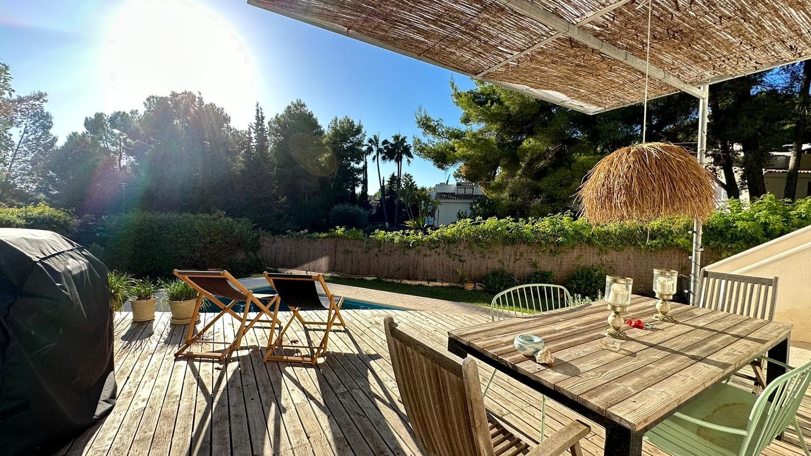 Have you always wanted to live in an oasis of privacy and tranquility, with six bedrooms and just minutes from the sea and the mountains? We now have the perfect property for you. Come and discover it...

This outstanding family home sits on a 700 m² plot with a generous 300 m² of living space and boasts no fewer than six bedrooms, offering plenty of space for comfort and privacy . The open-plan kitchen blends seamlessly into the spacious living area, perfect for family gatherings and entertaining.

The property boasts beautiful teak terraces that enhance the outdoor experience, complemented by a private pool that provides an oasis of relaxation. With two parking spaces, air conditioning, and heating via radiators, every detail is designed for comfort and convenience. The elegant stone floors add a touch of sophistication to this luxurious residence.

This house offers the perfect blend of comfort and elegance in the tranquil setting of Costa de la Calma in the sought-after southwest of the island. Ideal for those seeking a high-quality lifestyle in a peaceful setting.

Please call us for more information about this unique property!
