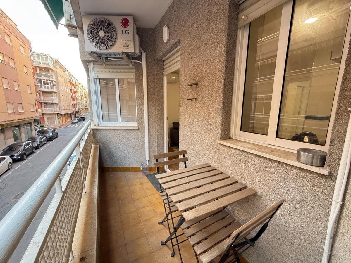 Renovated apartment for sale near the beaches and promenade in Torrevieja.This apartment lies on the first floor of a building with an elevator and features an entrance hall, four bedrooms, one bathroom with a walk-in shower and underfloor heating, a bright, spacious living room with a fireplace, dining area, and a modern integrated kitchen with a window. Adjacent lies a south-facing terrace. Sold furnished and with air conditioning.At 800m are both the beach of Playa Del Cura and the beach Los Locos and the promenade that runs along the coast of Torrevieja. On this promenade you will find a wide range of bars and restaurants, shops and ice cream parlors. In the neighborhood you will find all kinds of amenities such as supermarket, bars and restaurants, pharmacy etc...