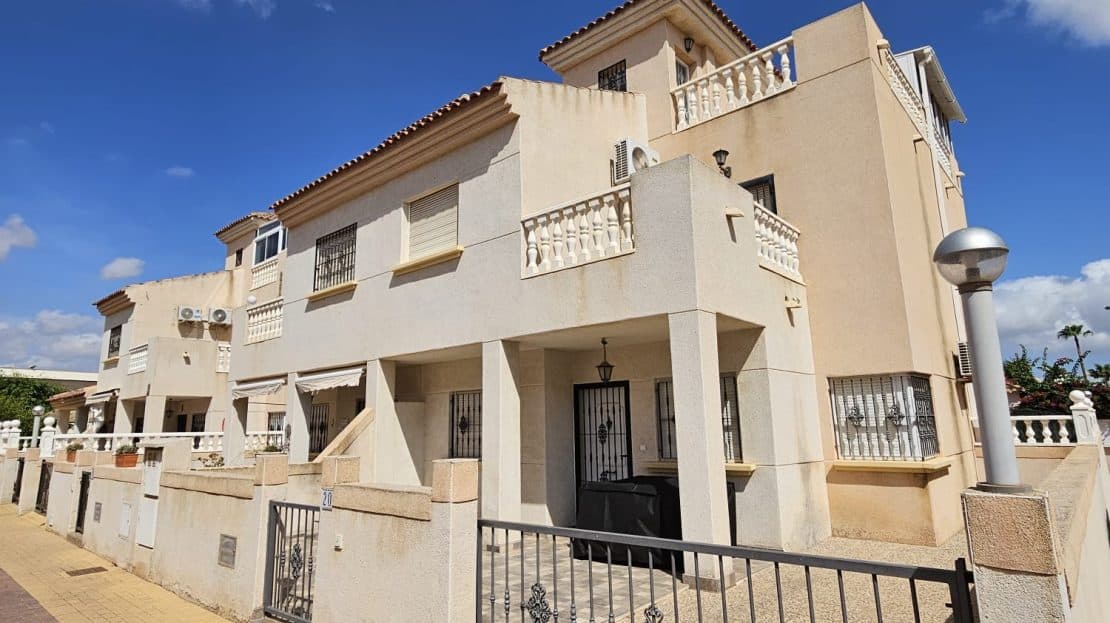 Bedrooms: 2, Bathrooms: 2, Bungalow in Torrevieja, Alicante, Spain