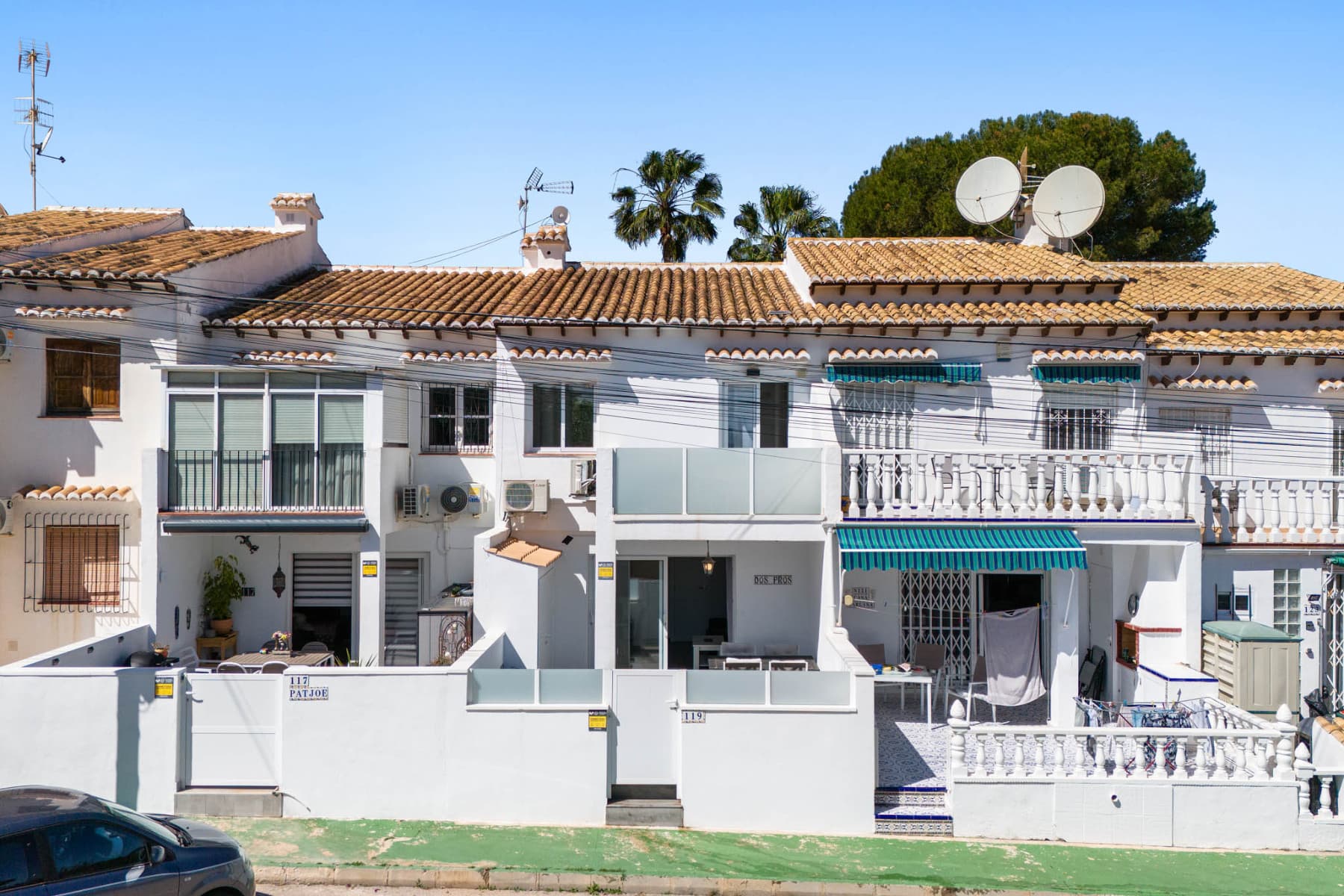 Welcome to this fully renovated and modern two-storey townhouse, located in the sought-after Lago Jardin community in Torrevieja. This beautiful and bright home offers stylish and functional living spaces that feel brand new – a perfect place for comfortable living.

 

Cosy and Functional Spaces

 The entrance is through a private gated terrace, including a covered section – ideal for morning coffee or al fresco dining. On the ground floor, you’ll find a spacious living room, a modern kitchen, and a separate toilet, providing a practical layout for both everyday life and holiday enjoyment.

 Upstairs there are two bedrooms, each with large built-in wardrobes, and a beautifully renovated bathroom. The entire home was refurbished in 2023 with high-quality materials, evident in the fresh surfaces and stylish details. Three air heat pumps ensure a pleasant temperature all year round.

 

Green and Friendly Lago Jardin

 Lago Jardin is known for its peaceful and pleasant atmosphere, as well as its fantastic communal areas. Residents enjoy vast green areas, a large pool area with a restaurant, and tennis courts. The surroundings invite you to enjoy the outdoors and the services the community offers.

 

Excellent Location Close to Services

 This townhouse is perfectly located near all essential amenities:

 

The   nearest restaurant is located directly at the community’s own pool area.

Mercadona   supermarket is only about 650 metres away.

The   coastline is around 3.5 kilometres away.

Torrevieja   city centre and its services are approximately 6 kilometres away.

Alicante   Airport is about 49 kilometres from the property.



This beautifully renovated and bright townhouse offers everything needed for permanent living or as a holiday home. Come and see it for yourself and fall in love with the tranquil atmosphere and fantastic facilities of Lago Jardin!

