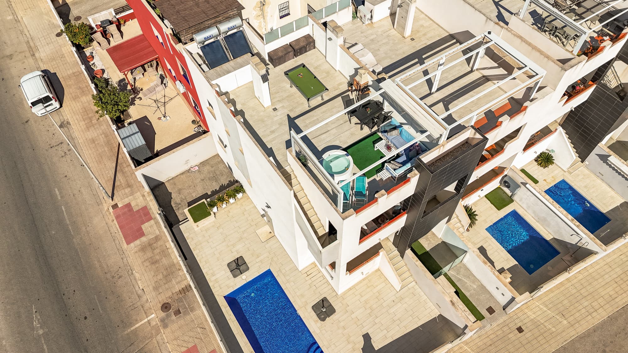 Welcome to this modern and bright top floor bungalow with its own roof terrace the size of the entire apartment!From the front door you enter the spacious living room, which is connected to the dining area and at the back is a well-equipped kitchen. The master bedroom has its own en-suite bathroom, while the second bathroom serves the second bedroom. Both the living room and the master bedroom have patio doors to a south-facing balcony, from which external stairs lead to the roof terrace. The roof terrace offers expansive views of the mountains and the surrounding area. You can open the roof terrace awning and create a sheltered space to enjoy the Mediterranean climate.The communal pool area is just twenty meters away, offering a green oasis for relaxation.The Aldi supermarket is just a stone's throw away, and there are also several restaurants and bars within walking distance in the Via Park 3 shopping center.The sandy beaches of Punta Prima and Playa Flamenca are only about a 10-minute drive away. Zenia Boulevard is about a 10-minute drive away, you can also get to Zenia Boulevard by bus from the stop directly in front of the apartment.