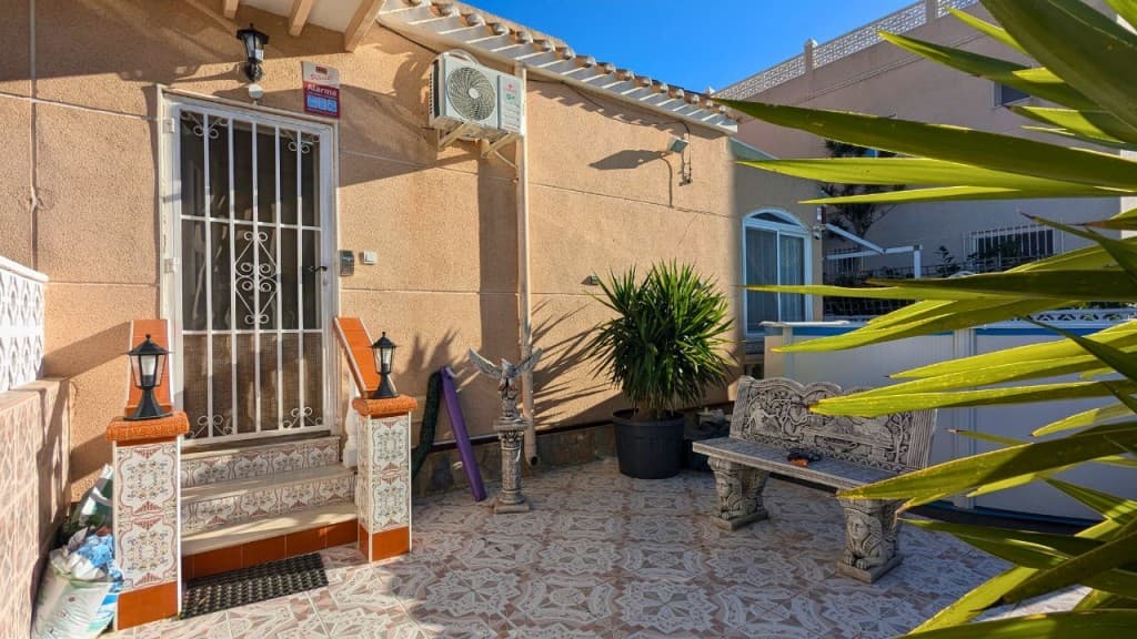 Charming Quad Villa in San Miguel de Salinas – Spacious, Convenient, and Fully EquippedWe are pleased to present this beautiful quad villa in the picturesque town of San Miguel de Salinas. This property offers an exceptional combination of indoor and outdoor living spaces, perfect for enjoying the Mediterranean lifestyle.Property Highlights:3 well-appointed bedrooms, providing plenty of space for family and guests.2 modern bathrooms, designed for convenience and comfort.A spacious living and dining area, perfect for relaxation or entertaining.Extensive outdoor spaces, ideal for al fresco dining, sunbathing, and outdoor living.Key Features:Located just 15 minutes’ walk from the bustling town center, with access to shops, restaurants, and all essential amenities.Excellent transport connections, including a quick route to the motorway, making the airport easily accessible.Fitted with brand-new air conditioning systems for year-round comfort.Offered fully furnished, making this home move-in ready and stress-free.Why Choose San Miguel de Salinas&8364;This charming town offers a relaxed yet vibrant lifestyle, with a blend of traditional Spanish culture and modern conveniences. It is perfectly situated close to nature, beaches, golf courses, and other attractions, ensuring there is always something to enjoy.This property is a true gem, offering space, convenience, and comfort in one of the most desirable locations on the Costa Blanca.Contact us today to learn more or schedule a viewing. This opportunity won’t last long!