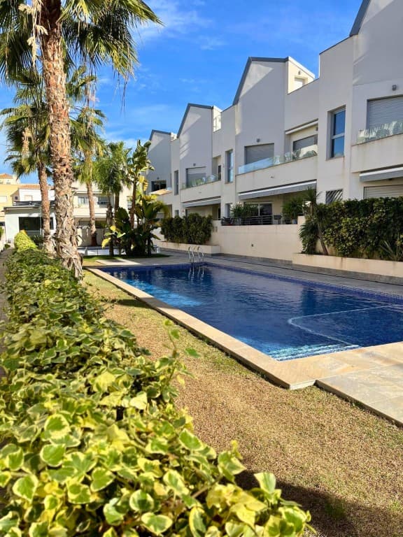 Properties for sale in TorreviejaFind your dream property in Costa Blanca. Our Mediterranean Gardens complex will be surrounded by 2 and 3 bedrooms apartments with great outdoor areas. There is an an avant-garde design that combines the colors of the Mediterranean with amazing prices!