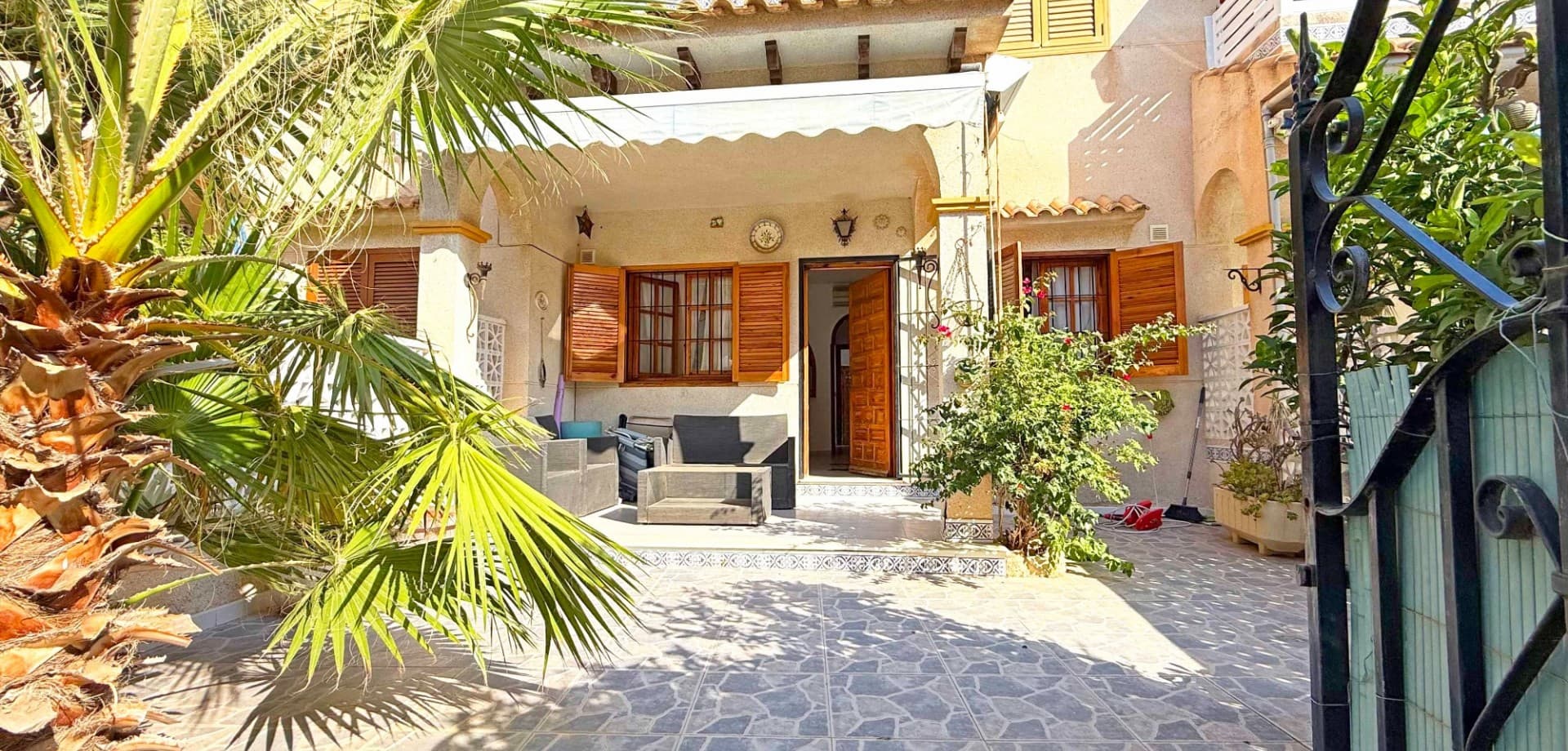 Welcome to this charming and well-maintained ground floor apartment, ideally located in the heart of La Mata, just a short stroll from the beach, local restaurants, and all daily amenities—including a 24-hour supermarket right across the street.

This 2-bedroom, 1-bathroom property offers the perfect blend of comfort, convenience, and outdoor living. Step into a bright and modern interior featuring a renovated kitchen, new boiler and fridge, fresh paint throughout, and updated outdoor plumbing—making it a move-in ready home or holiday retreat.

The real highlight is the spacious south-facing terrace and garden, perfect for soaking up the sun, dining al fresco, or relaxing with family and friends. At the back, you’ll find another generous terrace equipped with a built-in barbecue, ideal for evening gatherings.

Located within a well-kept community with a shared swimming pool, this apartment is within walking distance to the golden sands of La Mata Beach, cafés, bars, and public transport—offering the perfect coastal lifestyle.

Key Features:





2 Bedrooms | 1 Bathroom





Large south-facing terrace & private garden





Spacious rear terrace with BBQ





Renovated kitchen with new appliances





New boiler & outdoor plumbing





Freshly painted interior





Communal pool





Prime location: walk to beach, restaurants, shops





24h supermarket directly across the street





Whether you're looking for a year-round residence, a holiday home, or a smart investment, this ground floor gem in La Mata ticks all the boxes.

